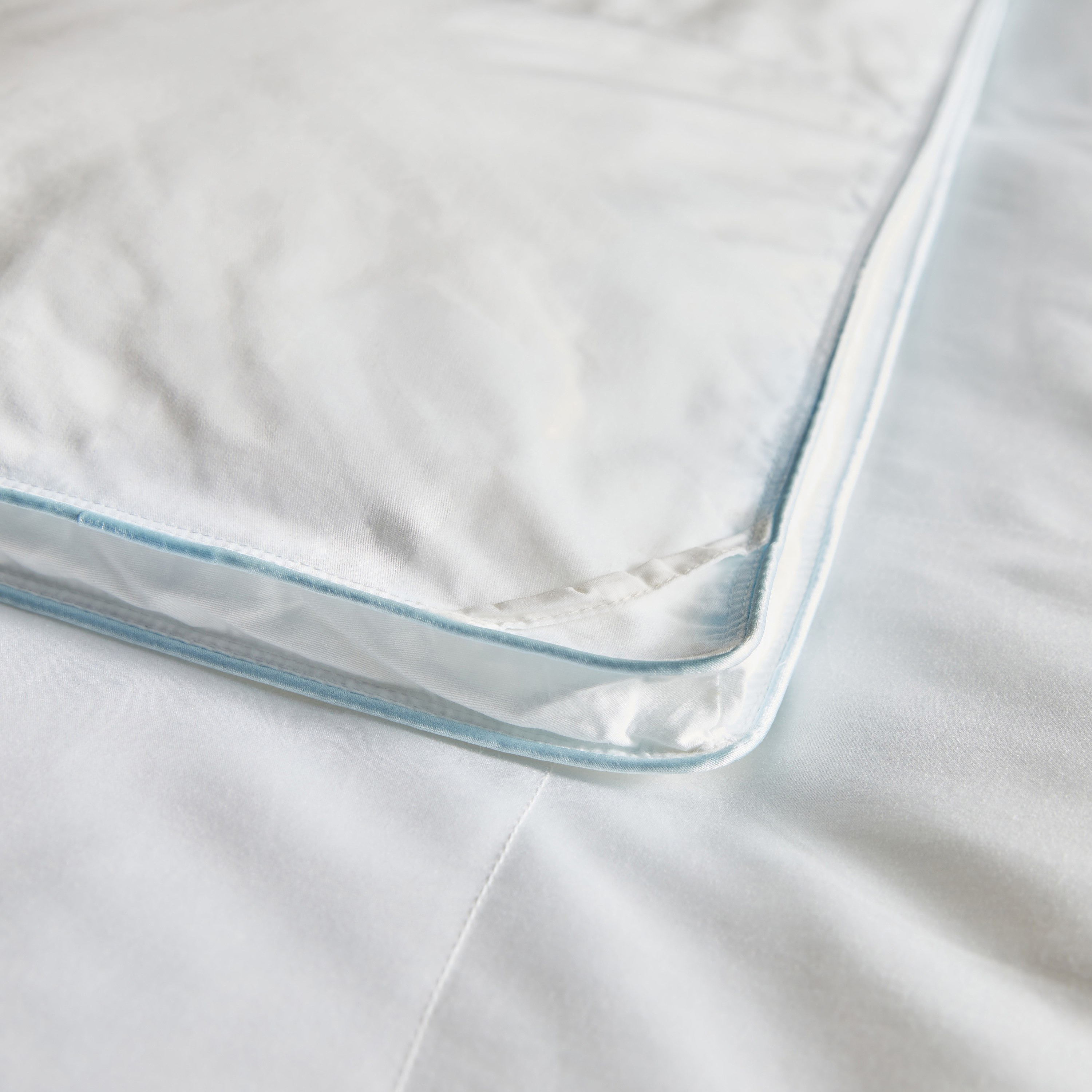 Neru Down Alternative Mid Warm Queen Duvet - 200x200 cm-household-bedding-duvetandcovers-duvets-image-3