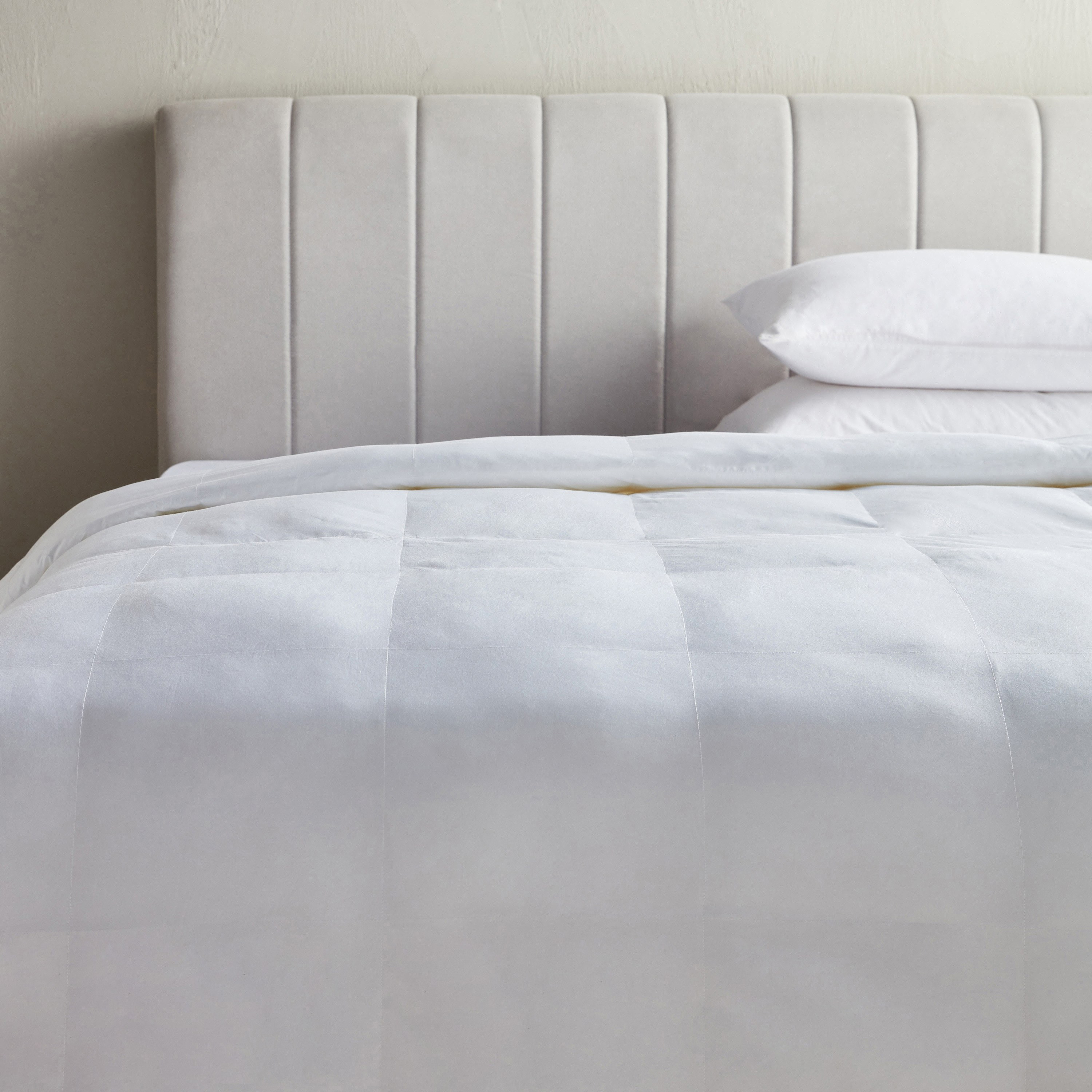 Neru Down Alternative Mid Warm King Duvet - 230x220 cm-household-bedding-duvetandcovers-duvets-image-1