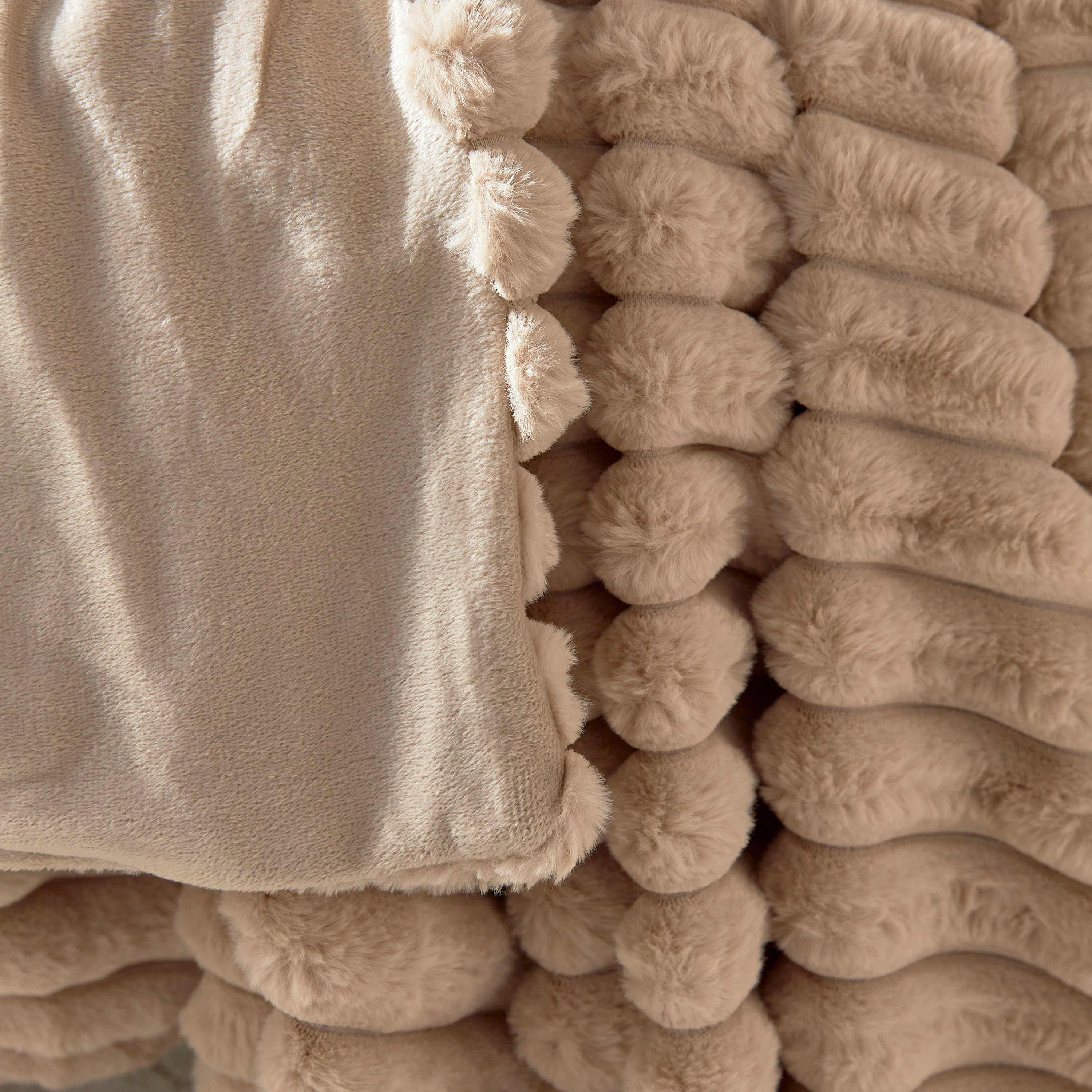 Carrera Blanket - 150x200 cm-household-cushionsandthrows-throwsandblankets-blankets-image-3