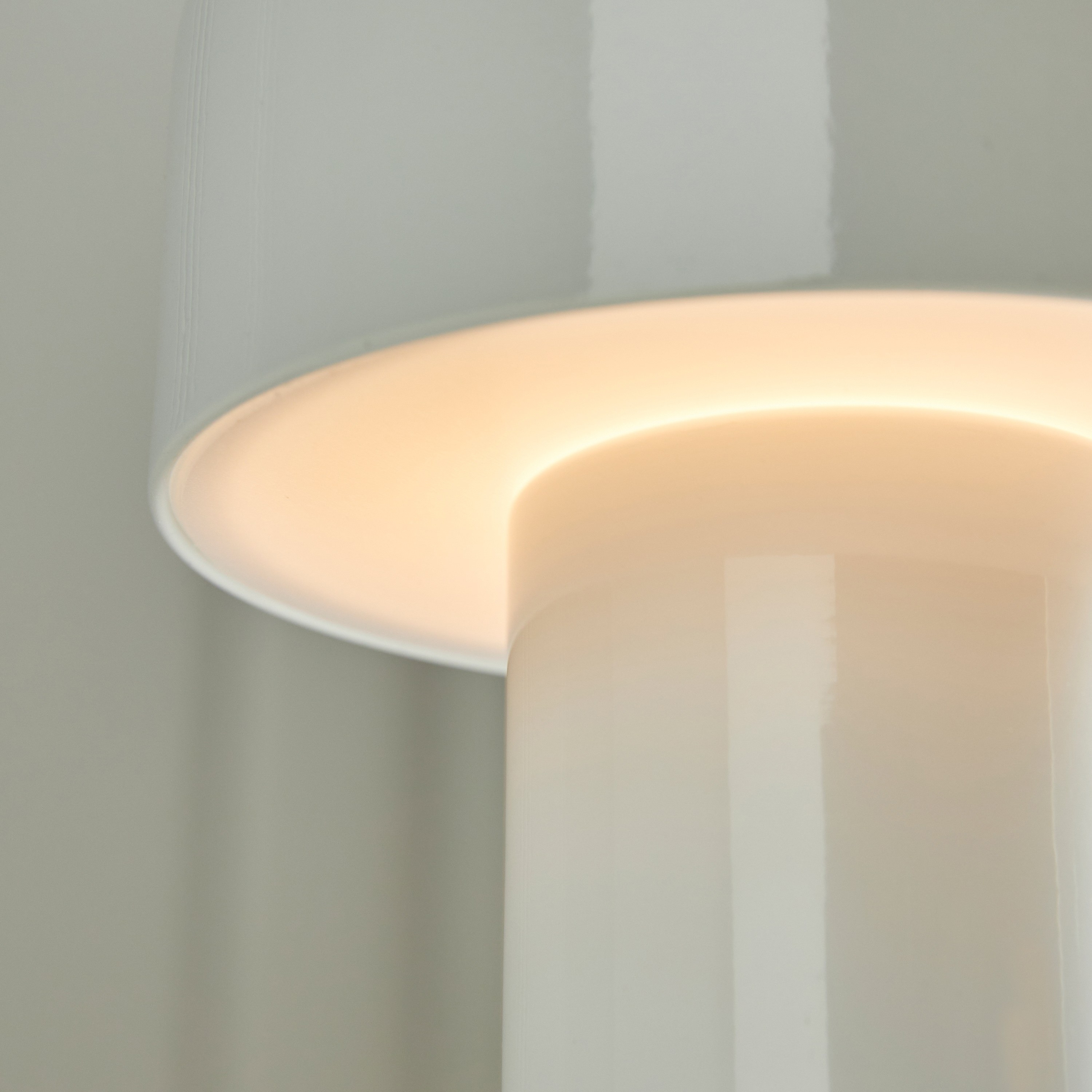 Sheldon Metal Touch Table Lamp with USB - 20 cm-household-lighting-tableanddesklamps-image-3