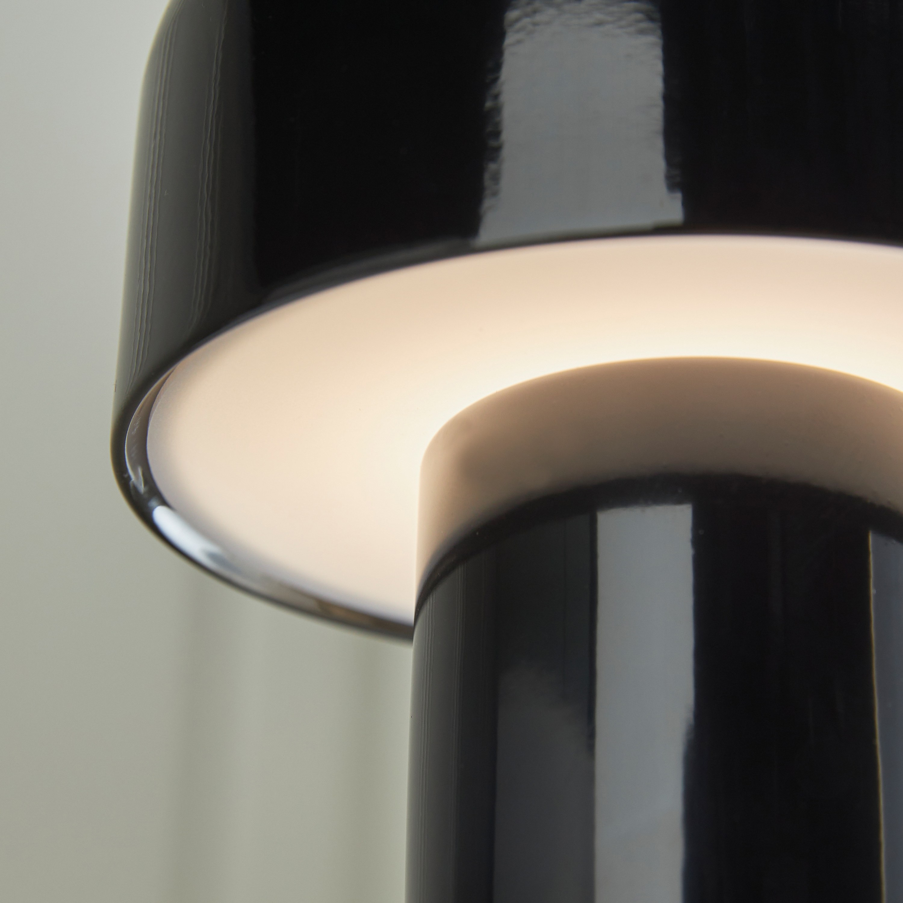 Sheldon Metal Touch Table Lamp with USB - 20 cm-household-lighting-tableanddesklamps-image-3