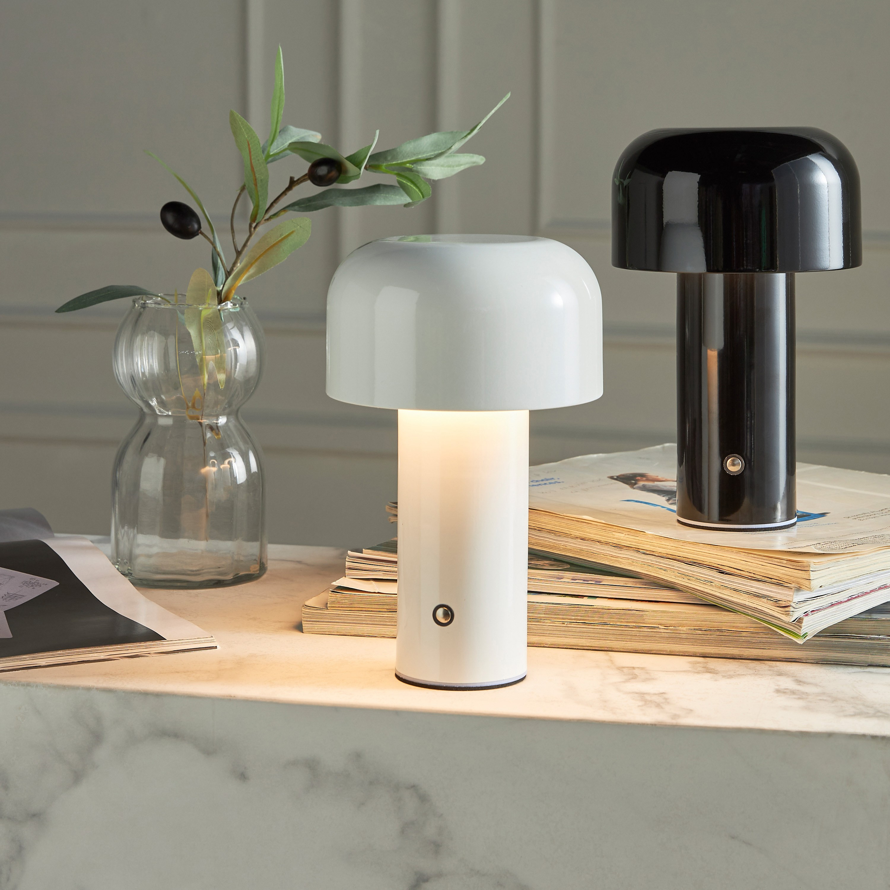 Sheldon Metal Touch Table Lamp with USB - 20 cm-household-lighting-tableanddesklamps-image-5