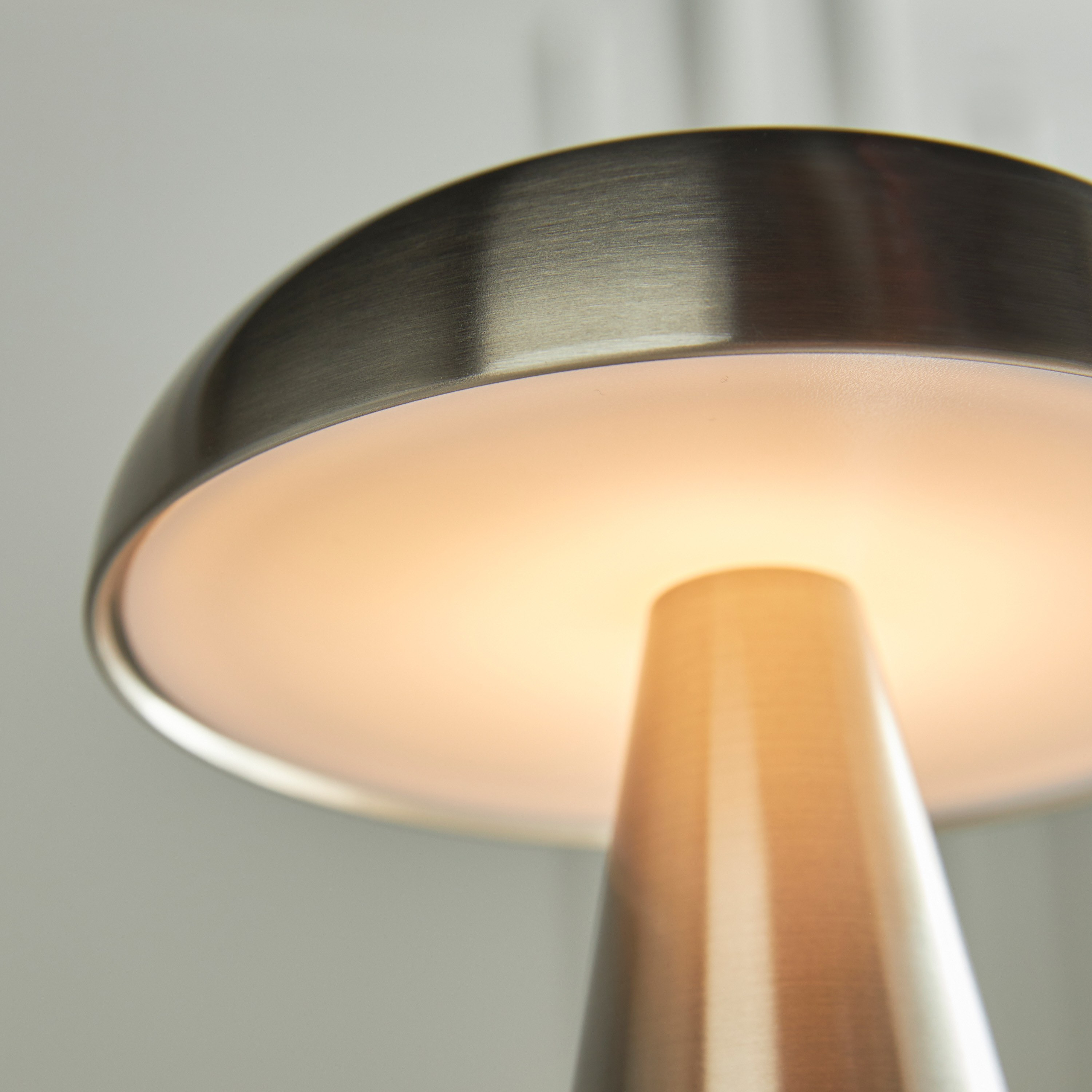 Anu Metal Touch Table Lamp with USB - 21 cm-household-lighting-tableanddesklamps-image-3