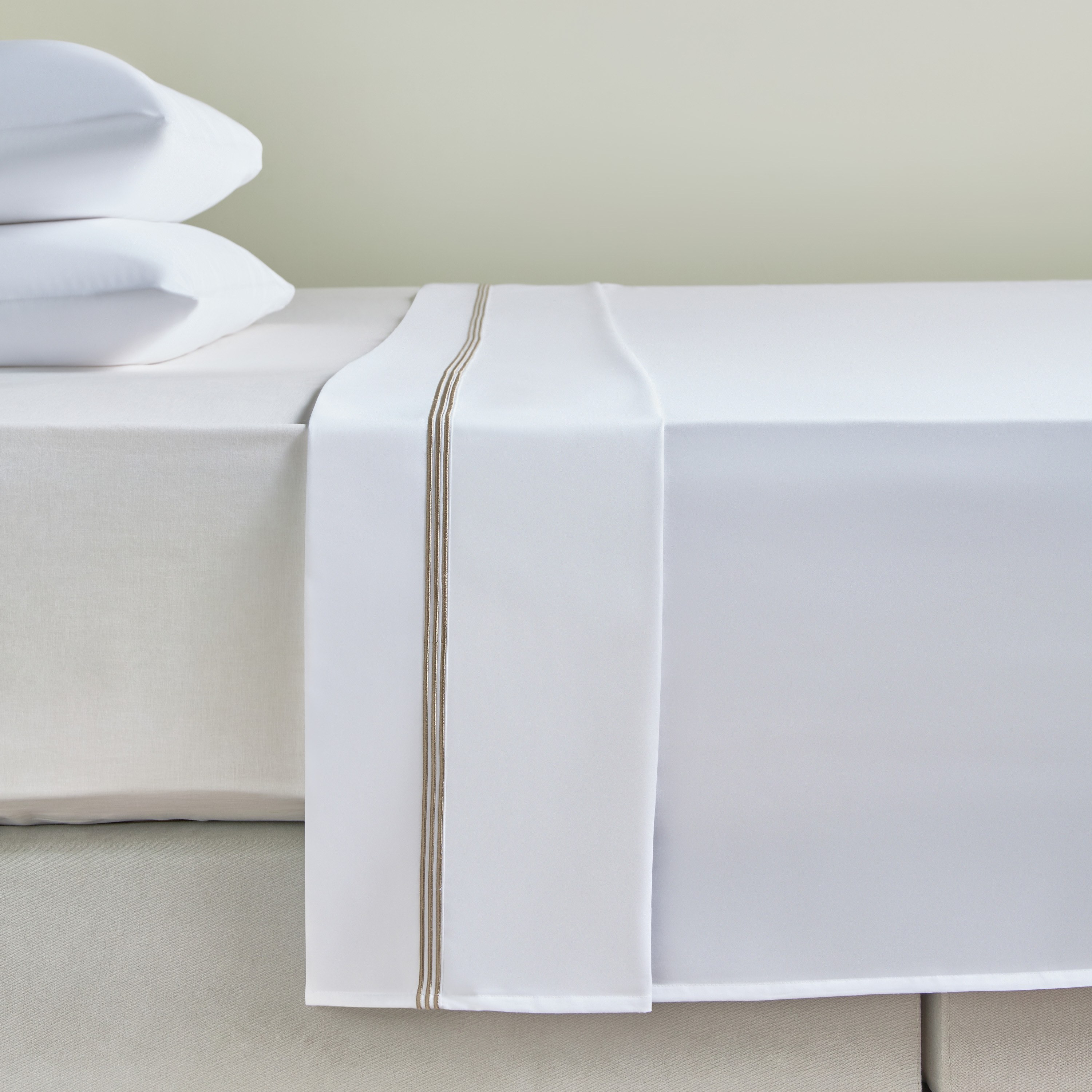 شرشف مسطح سوبر كينج منسوج 600 خيط ساتن من القطن المصري - 260x270 سم-household-bedding-sheetsandpillowcases-flatsheets-image-12