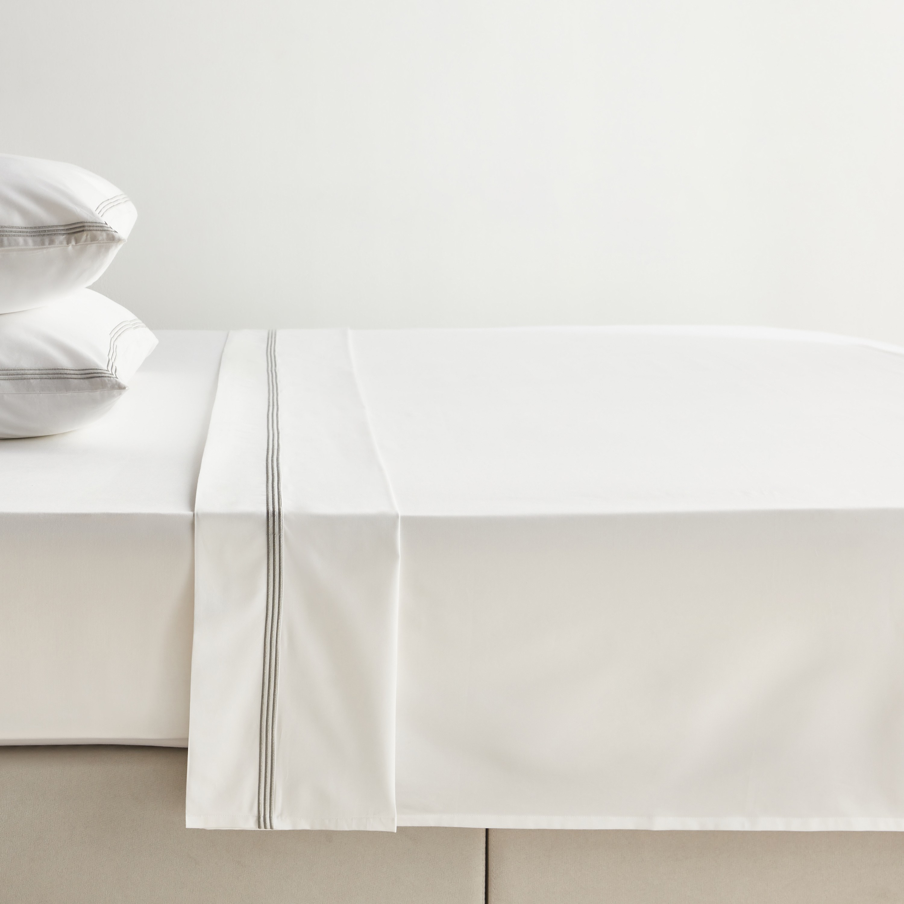 Verona Egyptian Cotton Sateen 600 Thread Count Super King Flat Sheet - 260x270 cm-household-bedding-sheetsandpillowcases-flatsheets-image-1