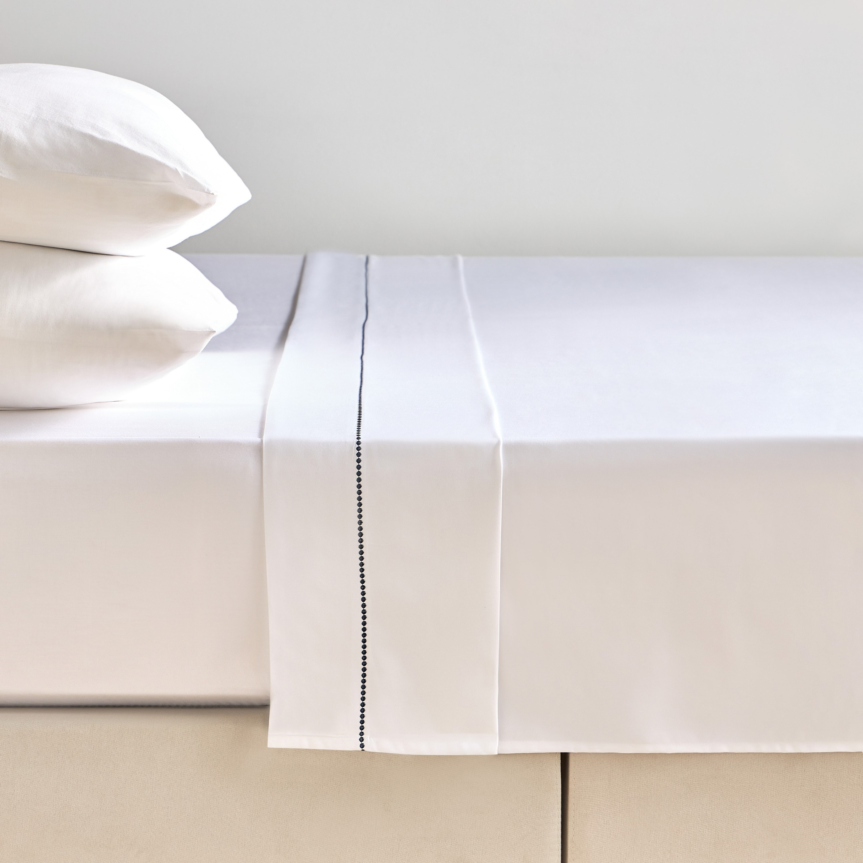 شرشف مسطح سوبر كينج قطن مصري ستان 800 خيط - فيرساي - 260x270 سم-household-bedding-sheetsandpillowcases-flatsheets-image-1