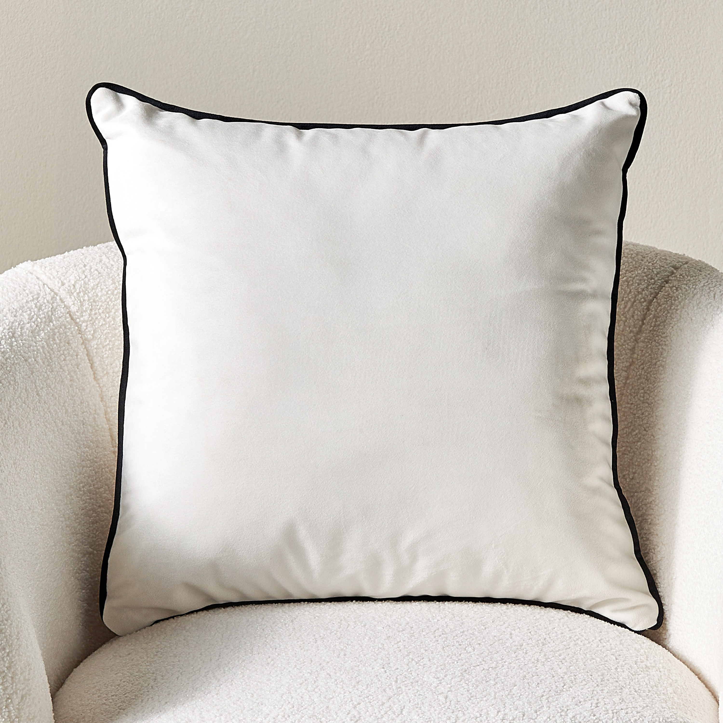 وسادة محشوة مخملية - تشاركول - 48x48 سم-household-cushionsandthrows-filledcushions-decorativecushions-image-1