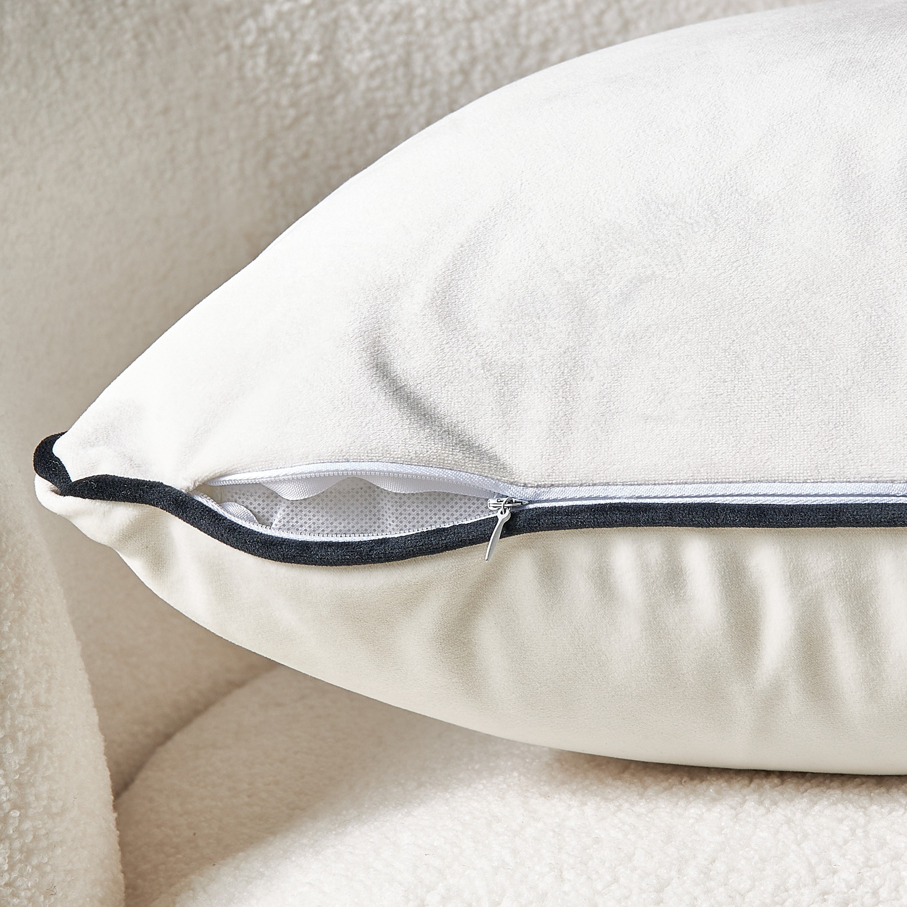 وسادة محشوة مخملية - تشاركول - 48x48 سم-household-cushionsandthrows-filledcushions-decorativecushions-image-3