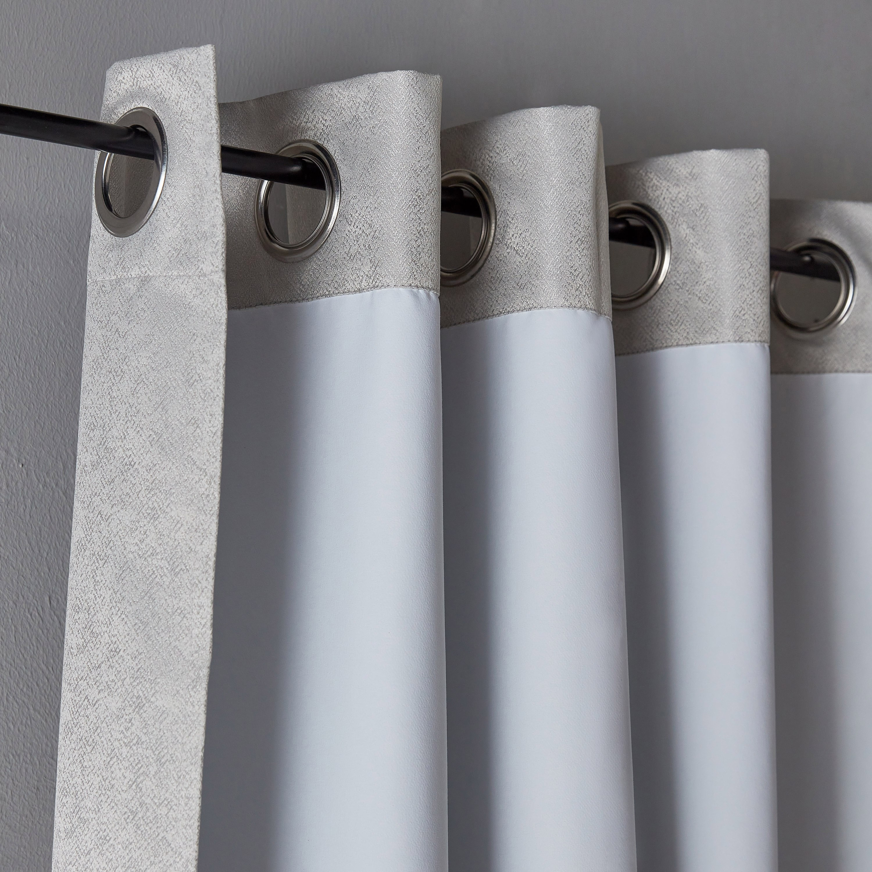 Gleam 2-Piece Blackout Curtain Set - 135x300 cm-household-windows-curtains-image-4