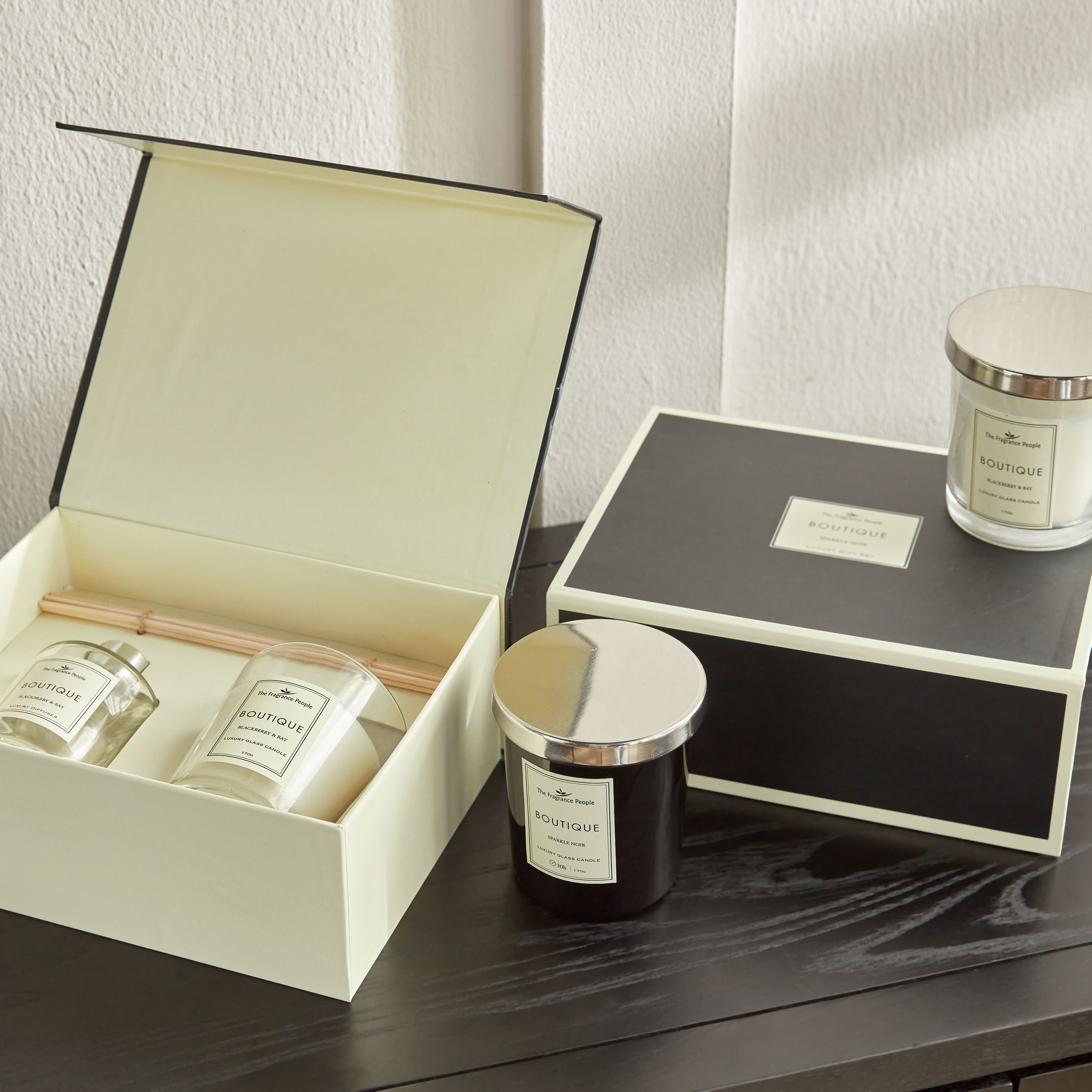 طقم هدايا جرة شموع وموّزع عطور بلاك بيري آند باي - بوتيك-household-homefragrance-fragrancegiftset-image-3