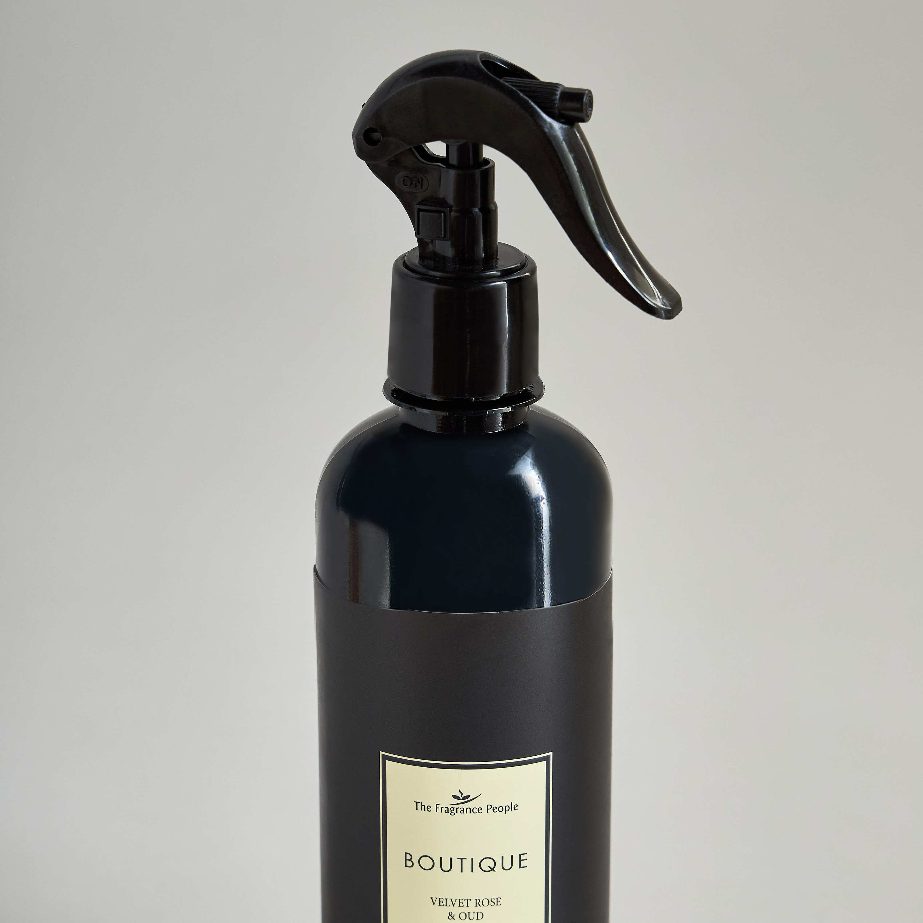 بخاخ معطر المنزل برائحة الورد المخملي والعود - بوتيك - 500 مل-household-homefragrance-homesprays-image-2