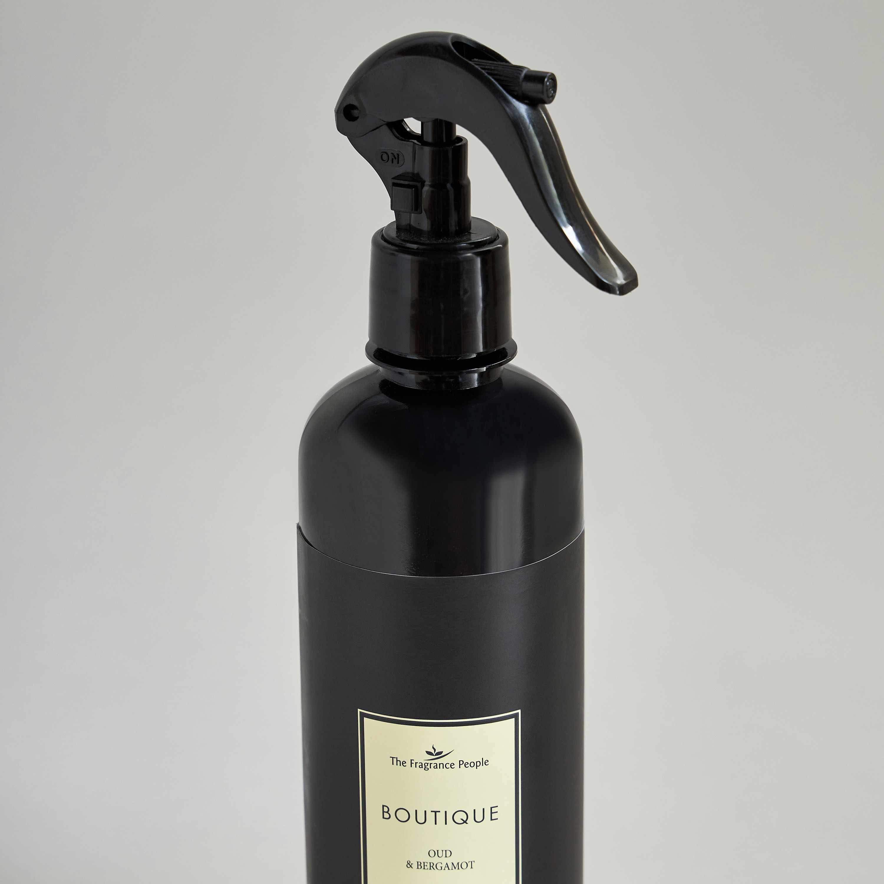 Boutique Oud and Bergamot Scented Home Spray - 500 ml-household-homefragrance-homesprays-image-2