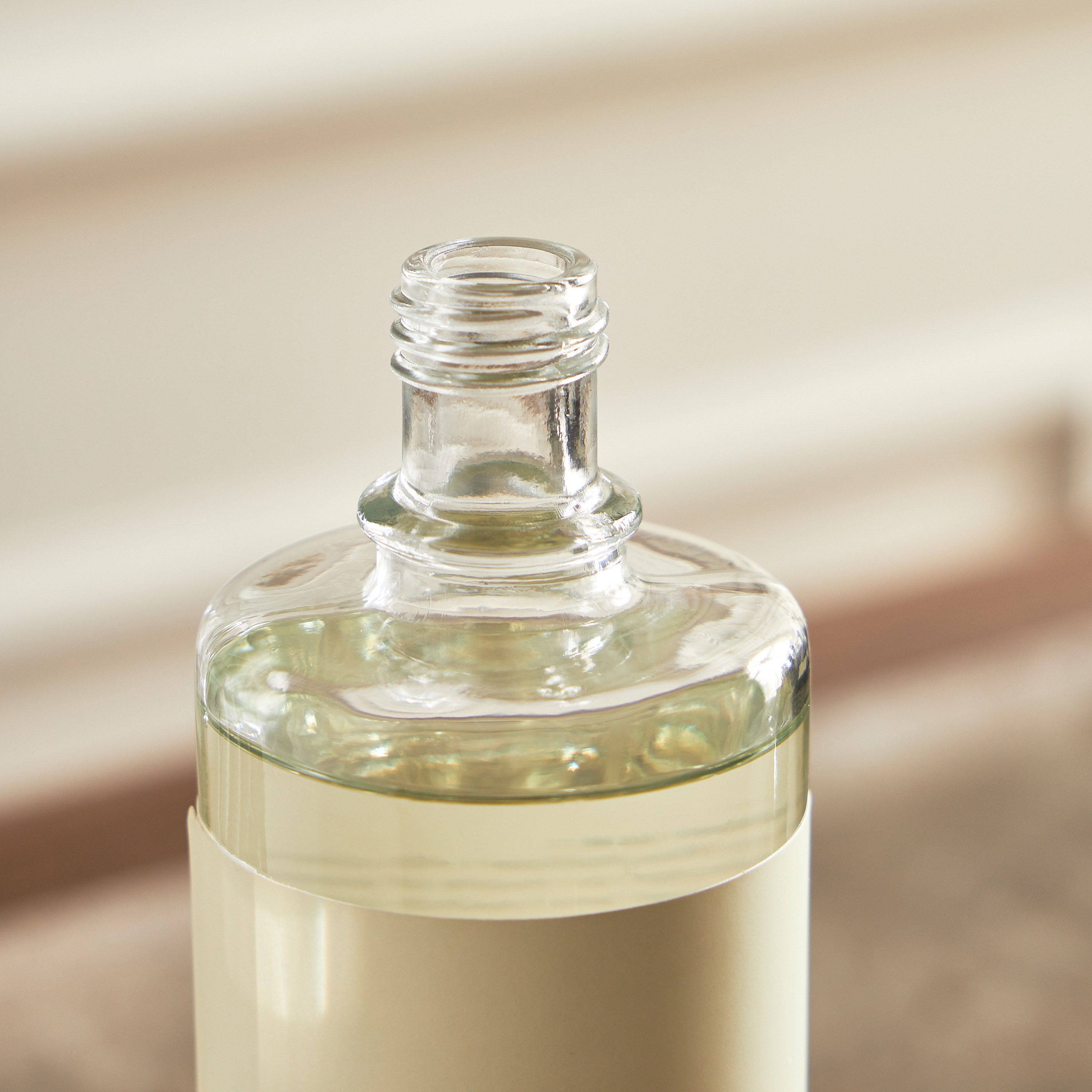 زيت عطري برائحة الفاونيا وجلد الغزال - بوتيك - 250 مل-household-homefragrance-fragranceoilsandessence-image-2
