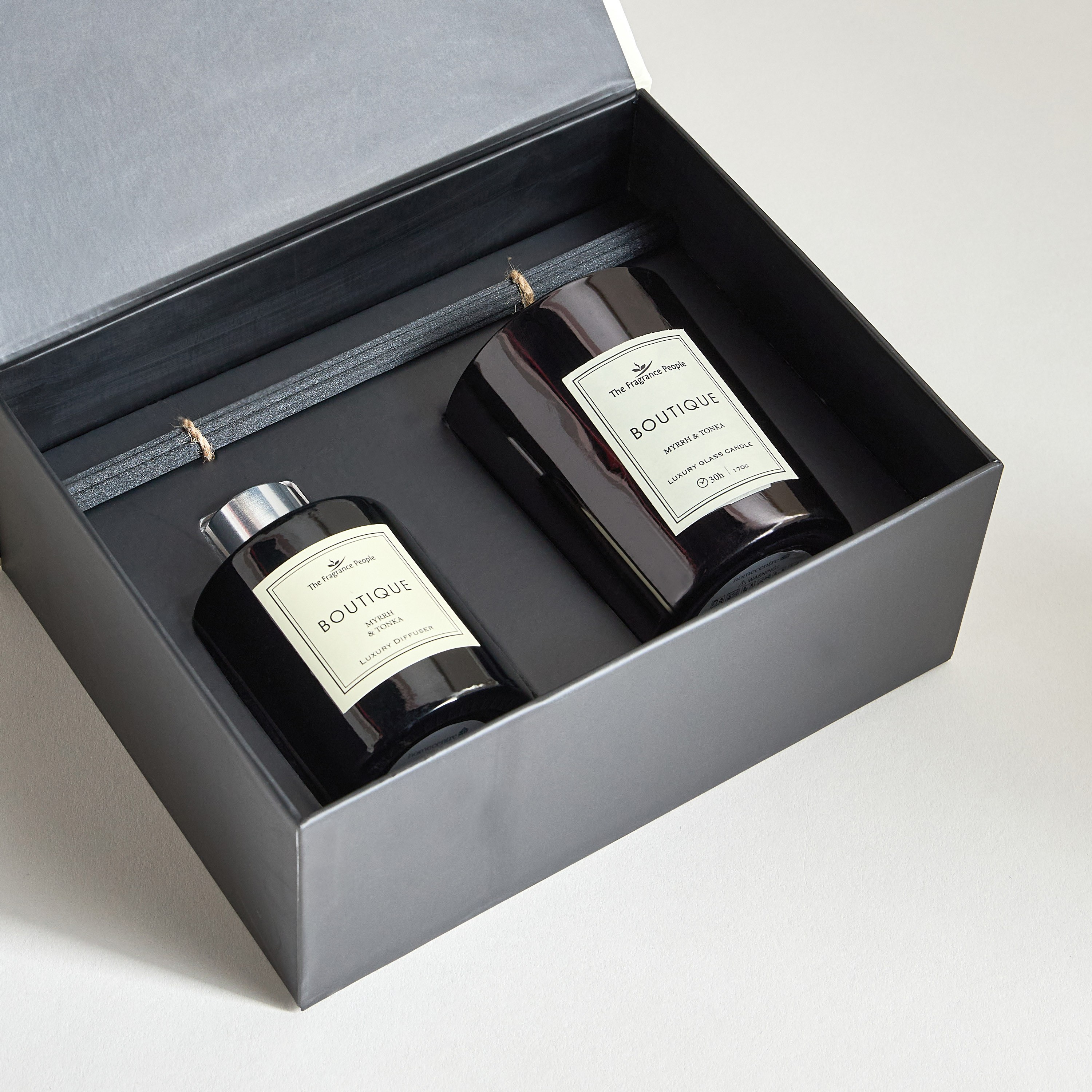 مجموعة هدايا موزع عطور وجرة شمعة معطرة برائحة المر والتونكا - بوتيك-household-homefragrance-candles-image-2