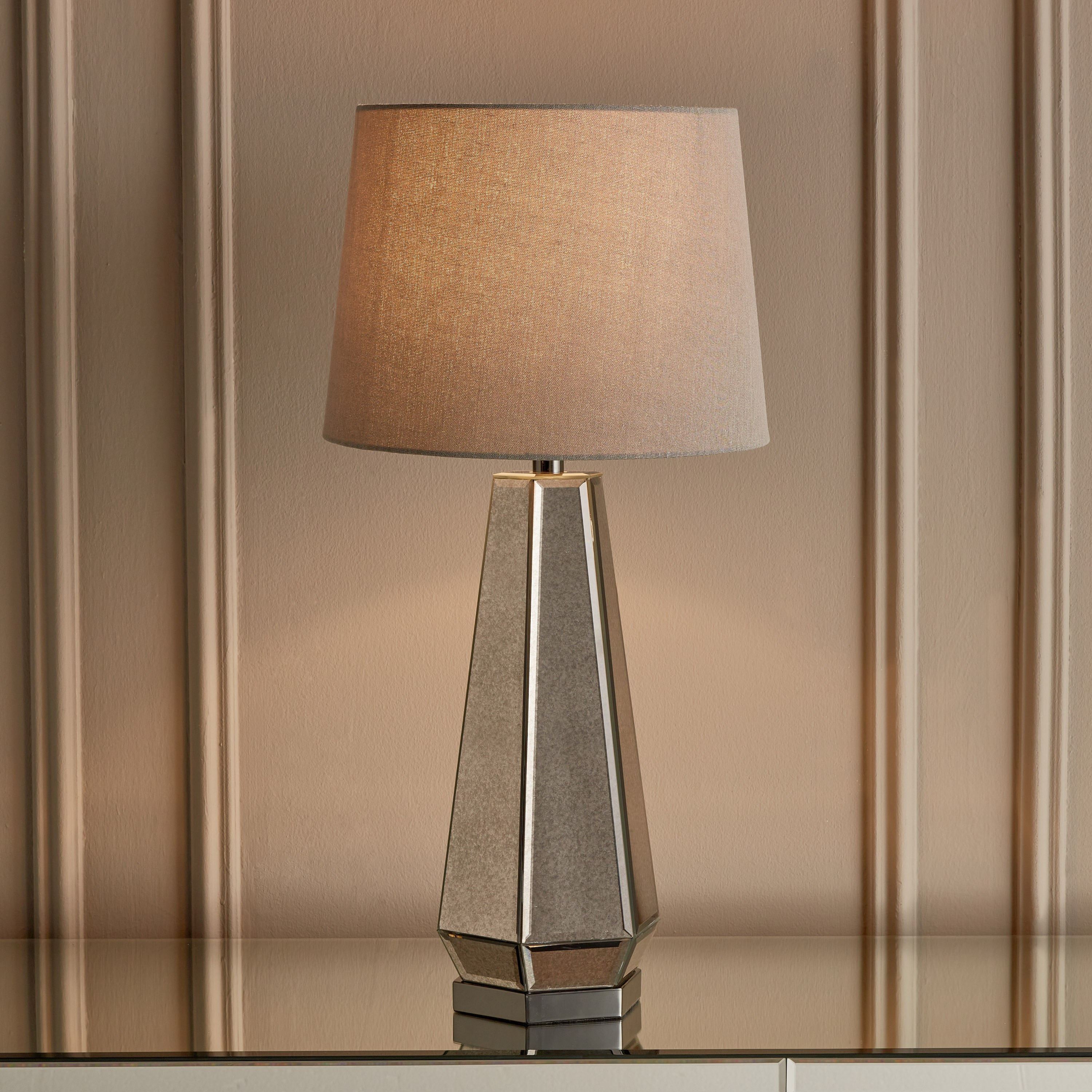 مصباح طاولة زجاج - عاليه - 74 سم-household-lighting-tableanddesklamps-image-2