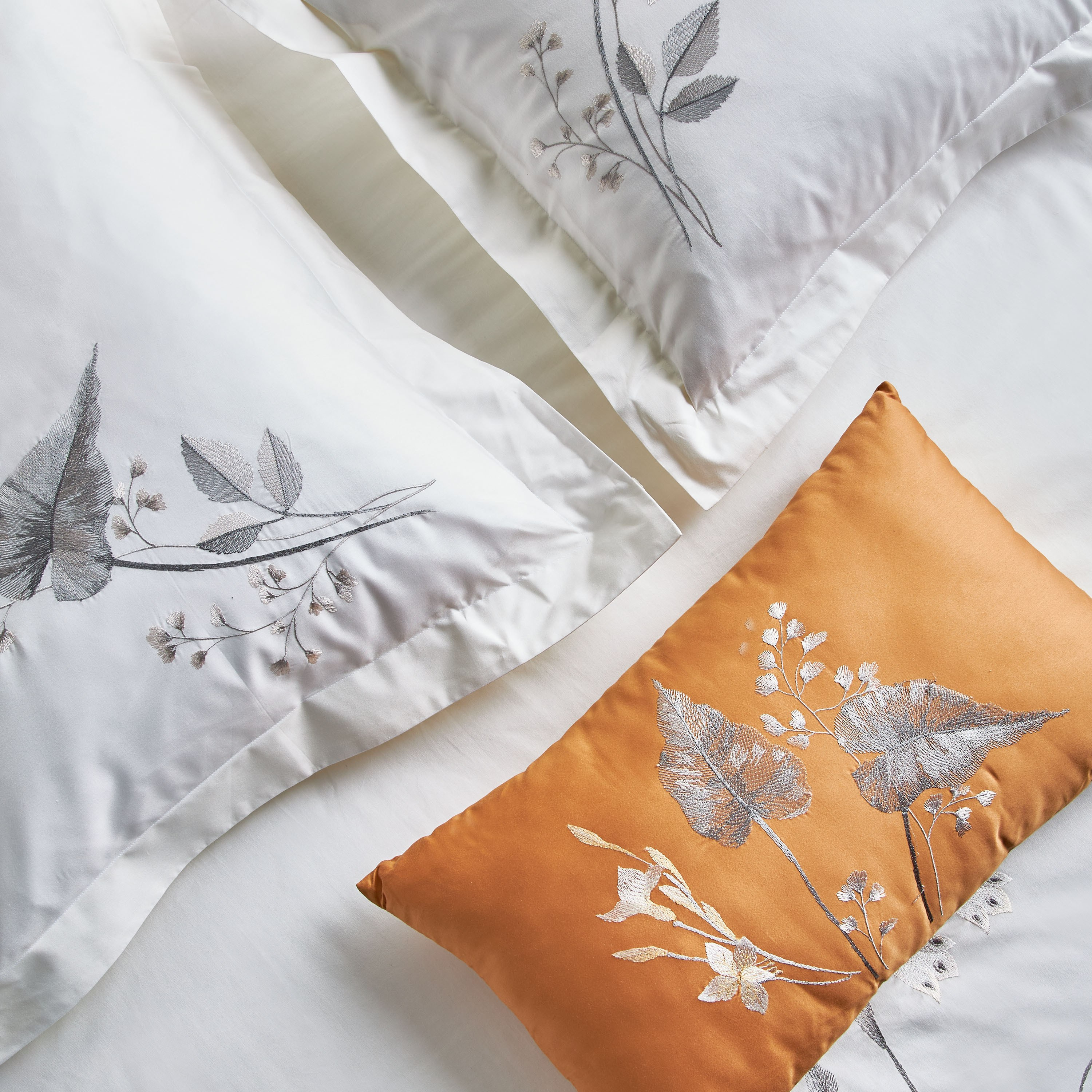 طقم لحاف كينج 4 قطع بتطريز أزهار - باييلا - 240x260 سم-household-bedding-comfortersandbedspreads-comforters-image-3