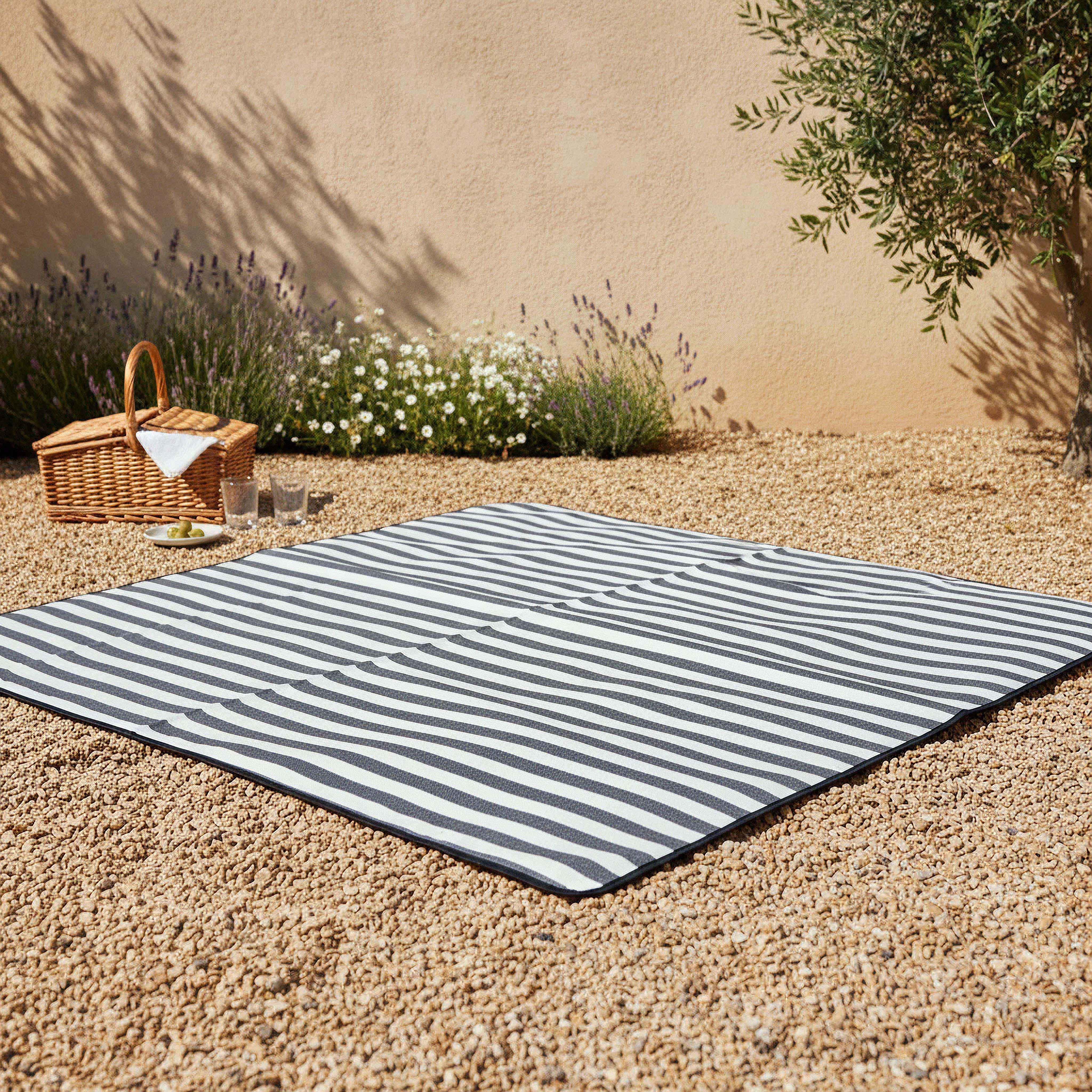 Sandy Outdoor Waterproof Picnic Mat - 150x200 cm-household-gardenandoutdoor-outdoor-image-4
