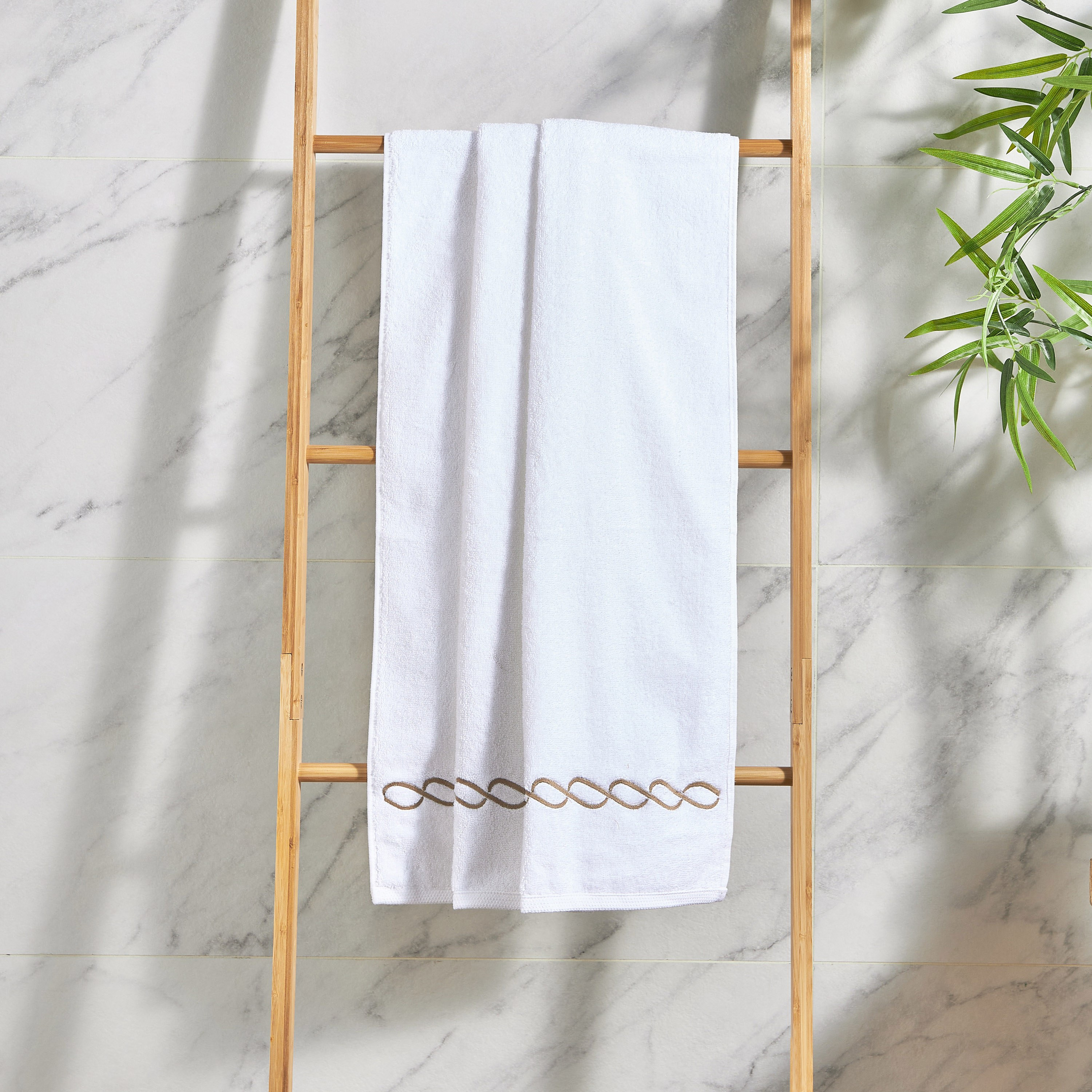 Waves Bath Towel - 70x140 cm-household-bathandlaundry-bathlinen-towels-image-1