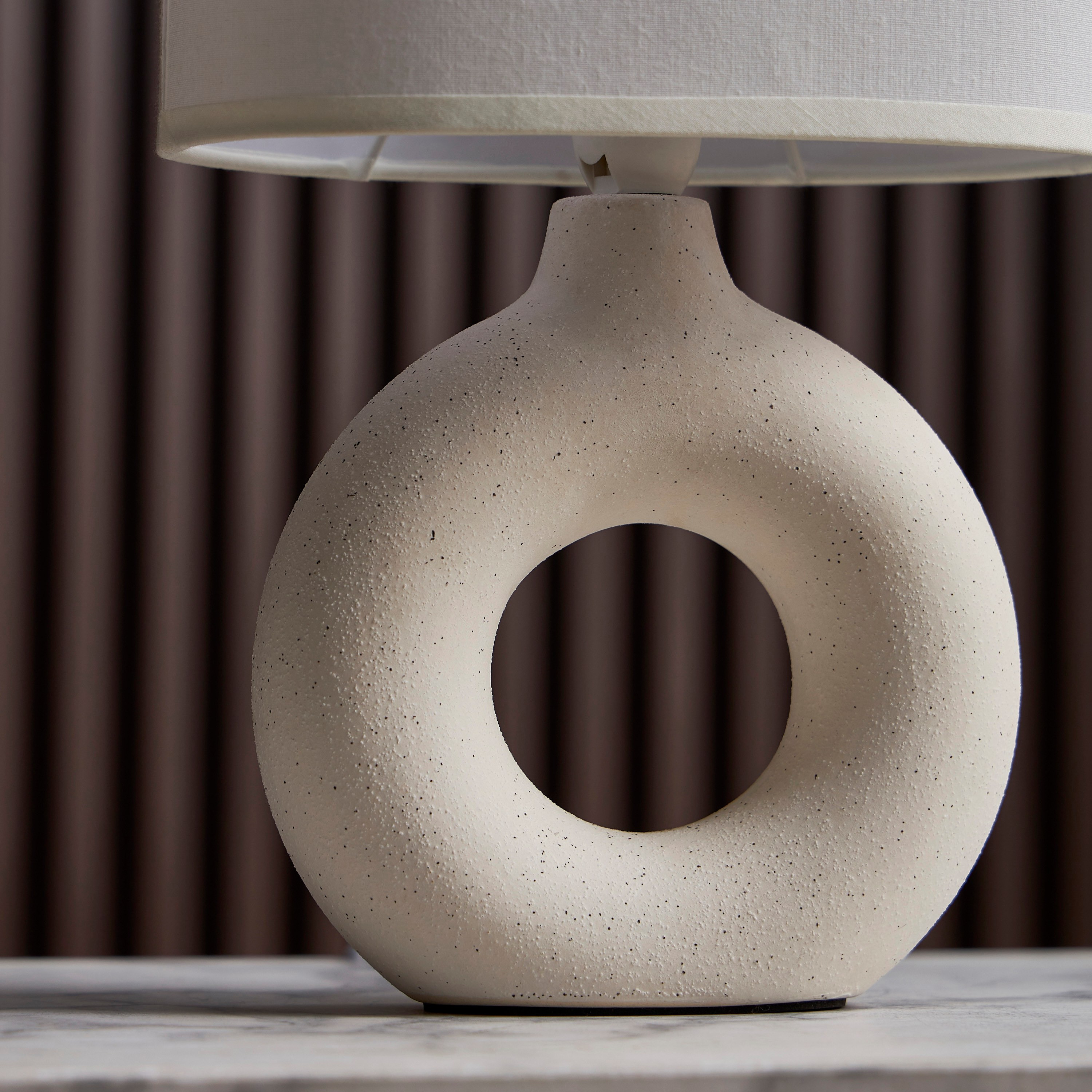 Linde Ceramic Table Lamp - 31 cm-household-lighting-tableanddesklamps-image-4