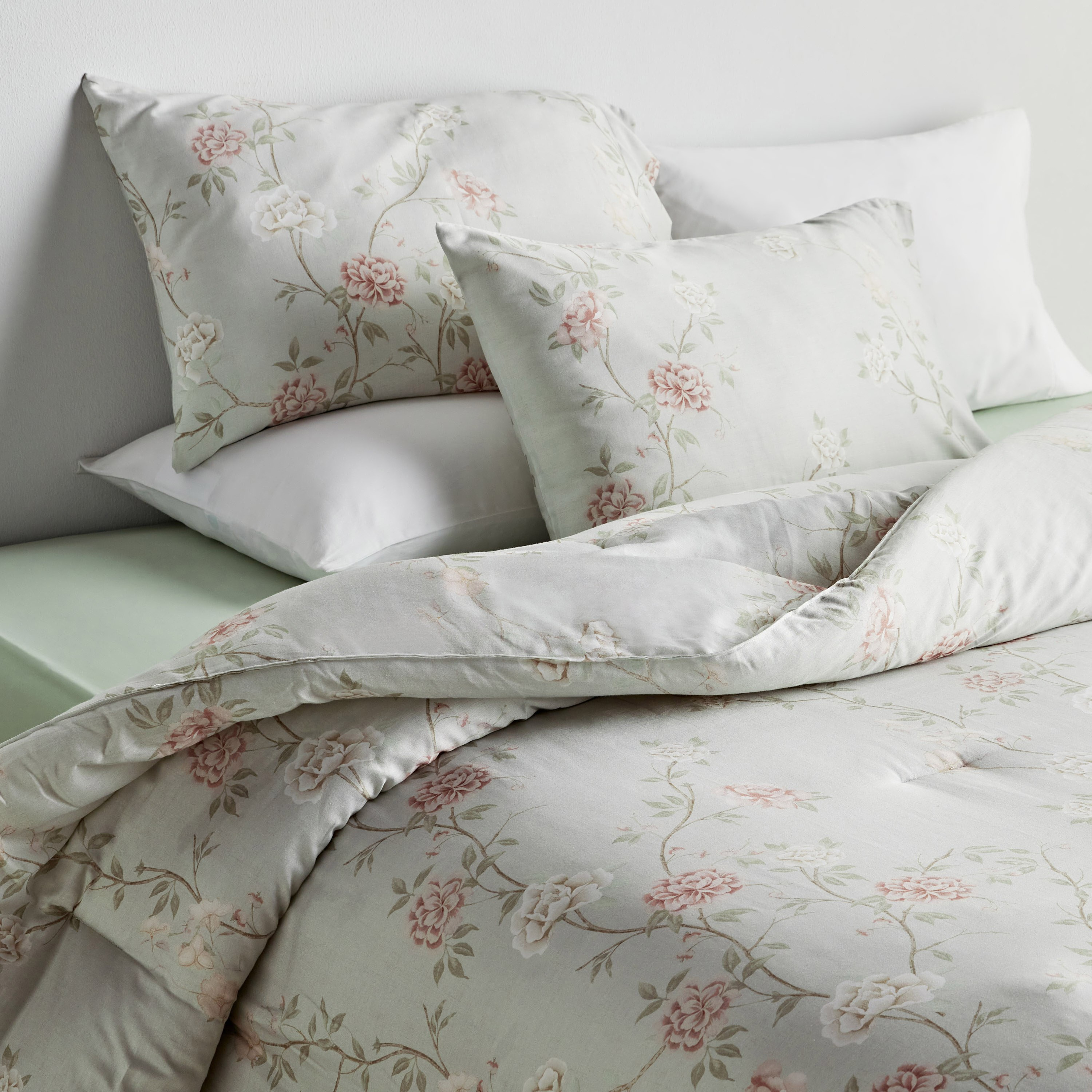 Jacinta Floral Print 200 Thread Count 3-Piece King Comforter Set - 240x260 cm-household-bedding-comfortersandbedspreads-comforters-image-1