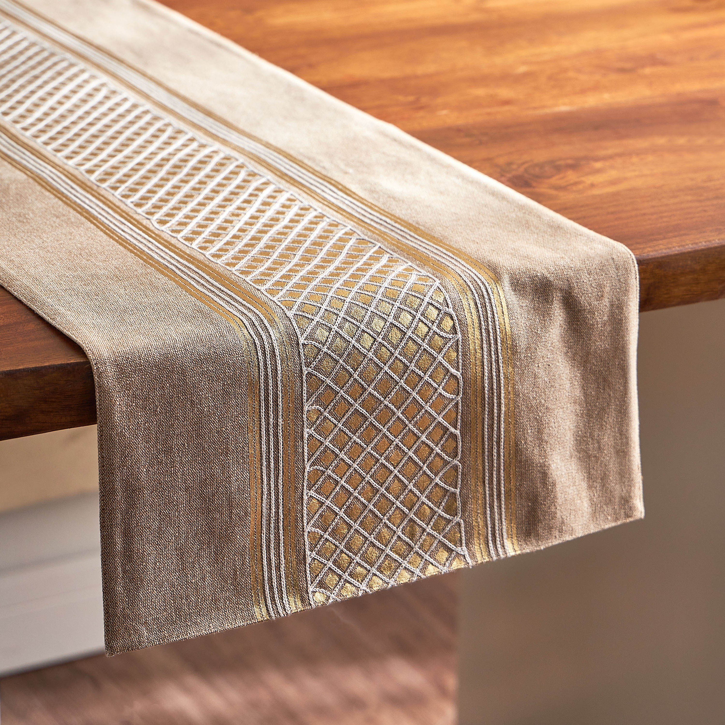 Elaine Runner - 33x120 cm-household-dining-tablelinen-runnersandtablecovers-image-3