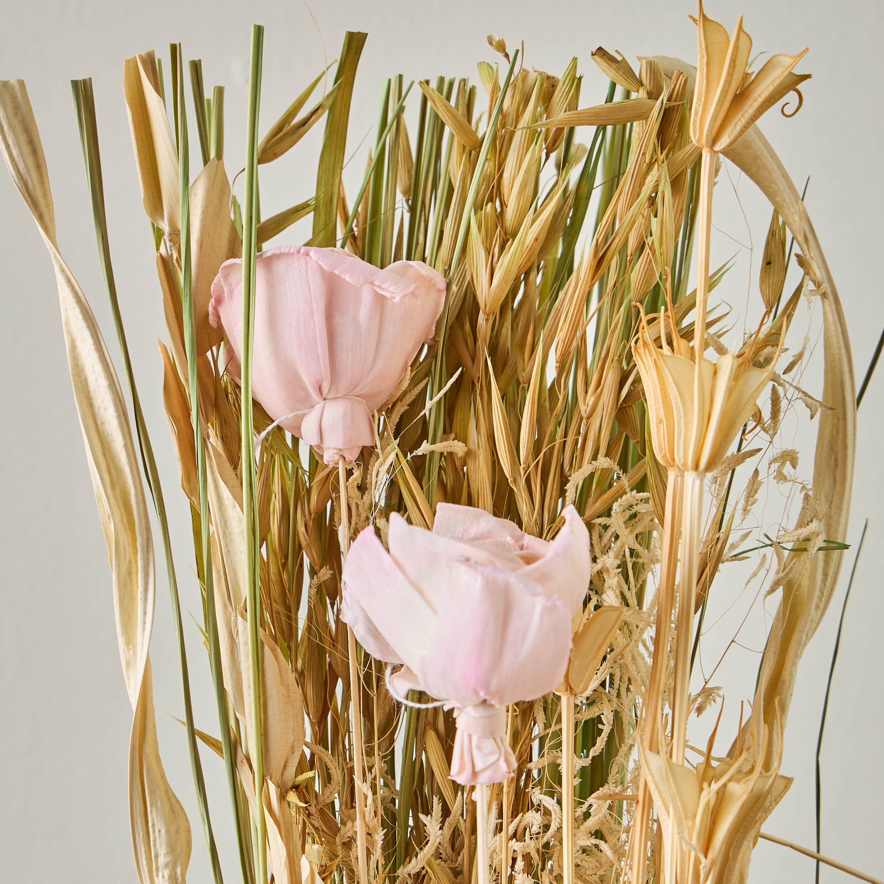 وردة سولا التايلاندية المجففة - 9 سم-household-gardenandoutdoor-artificialflowersandplants-bundlesandbouquets-image-2