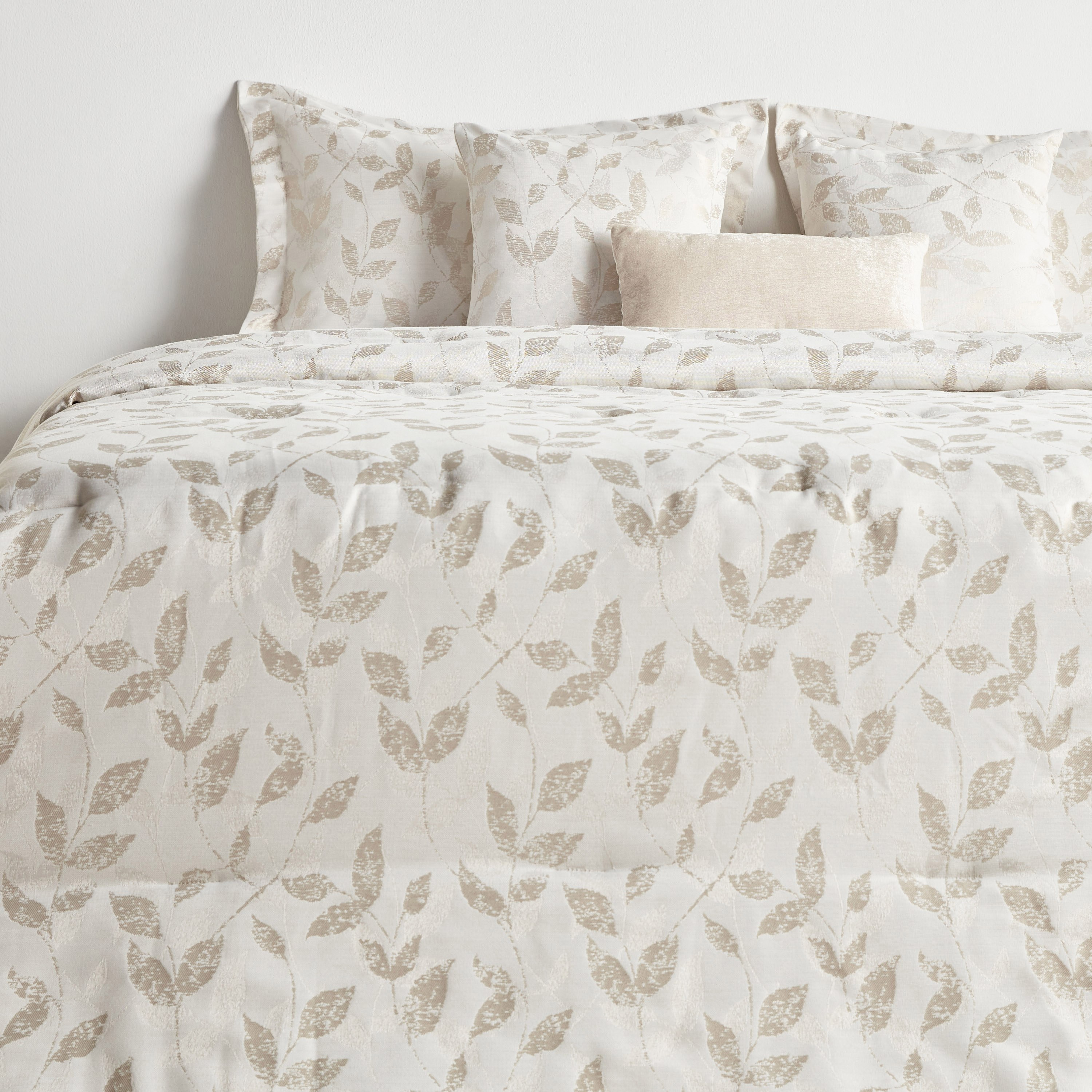 Arthur Chenille Jacquard 6-Piece King Comforter Set - 240x260 cm-household-bedding-comfortersandbedspreads-comforters-image-2
