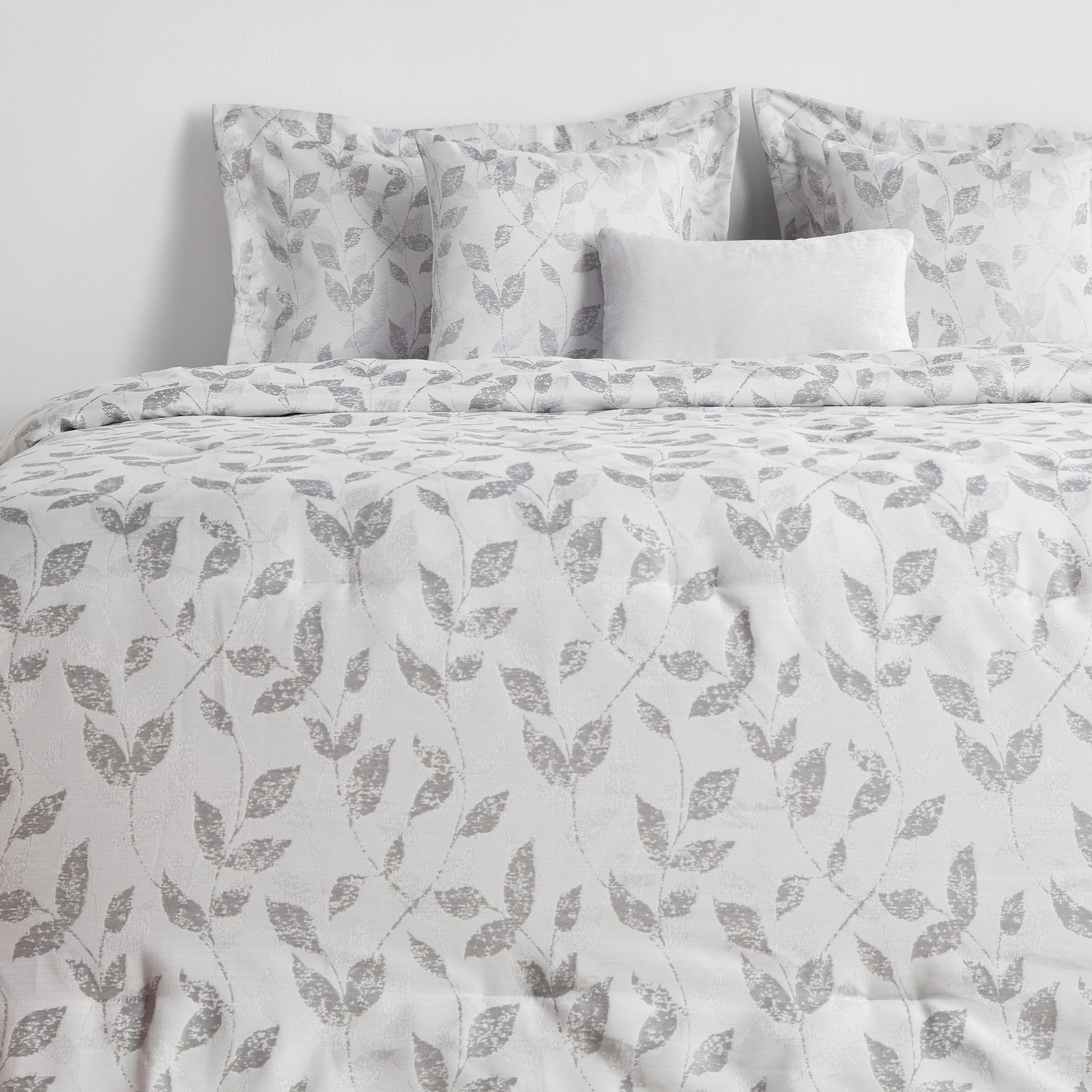 Arthur Chenille Jacquard 6-Piece King Comforter Set - 240x260 cm-household-bedding-comfortersandbedspreads-comforters-image-2