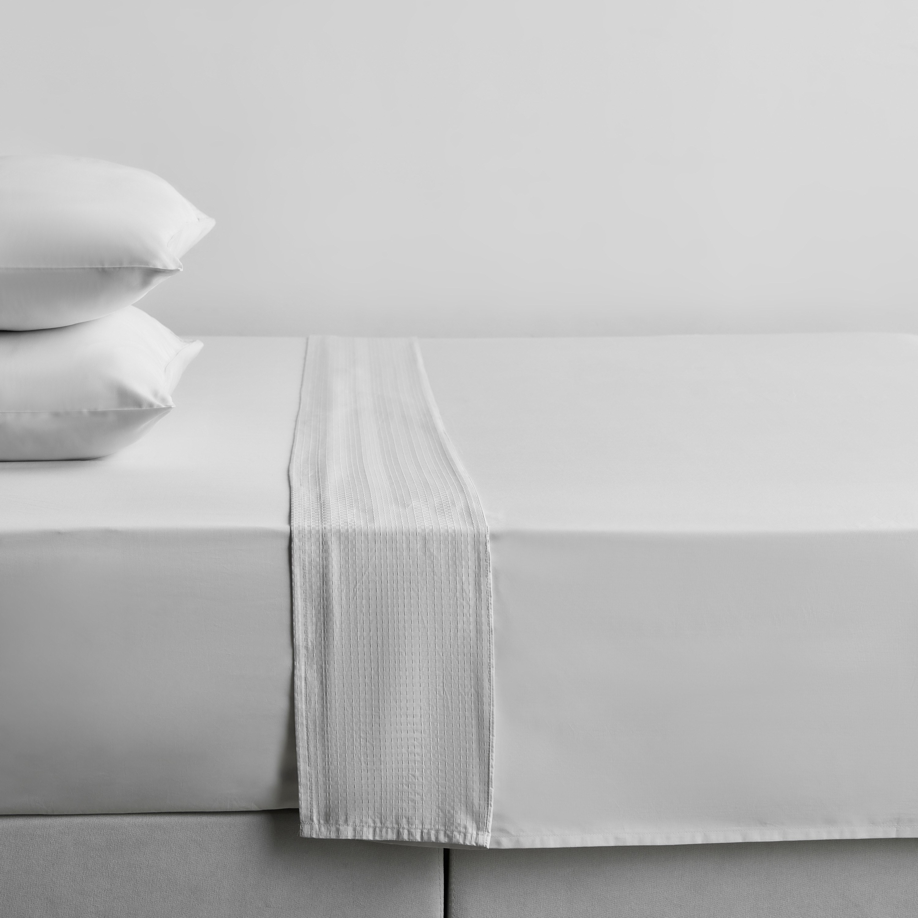 شرشف مسطح كوين قطن بيركال بعدد خيوط 325 - إتيرنتي - 180x270 سم-household-bedding-sheetsandpillowcases-flatsheets-image-1