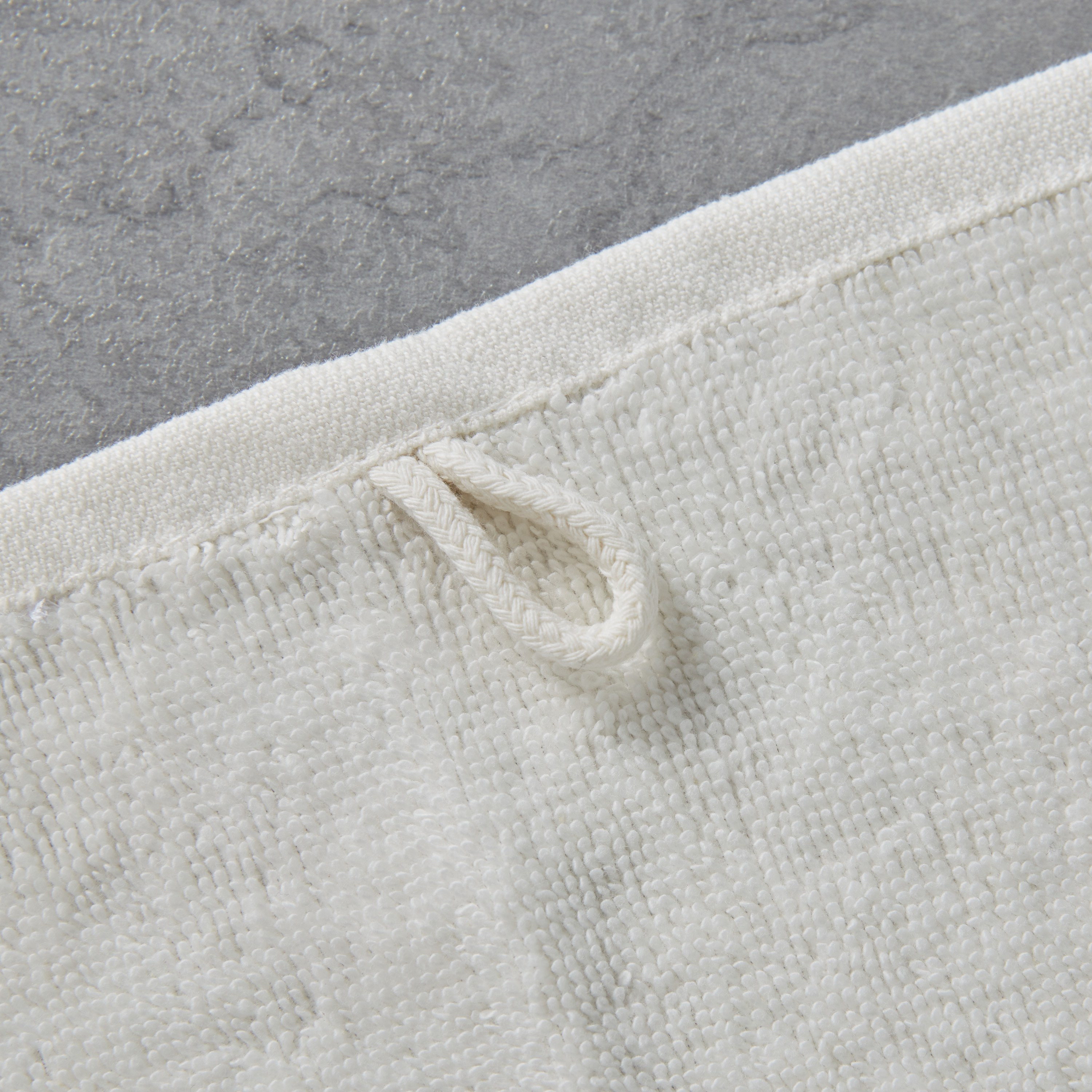 Lusture 4-Piece Finger Tip Towel Set - 30x30 cm-household-bathandlaundry-bathlinen-towels-image-3