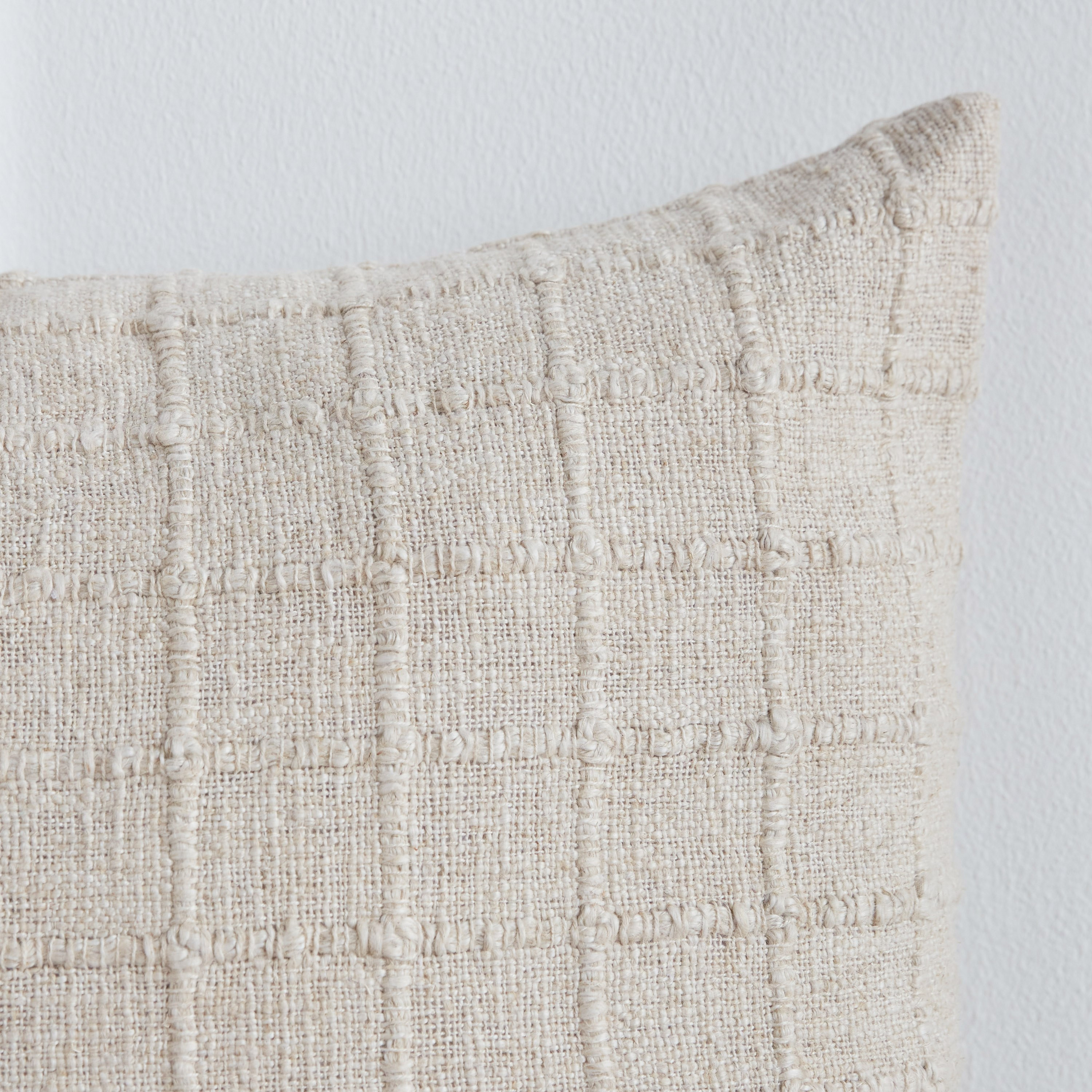 وسادة محشوّة منسوجة يدويًا - أديل - 50x50 سم-household-cushionsandthrows-filledcushions-decorativecushions-image-2