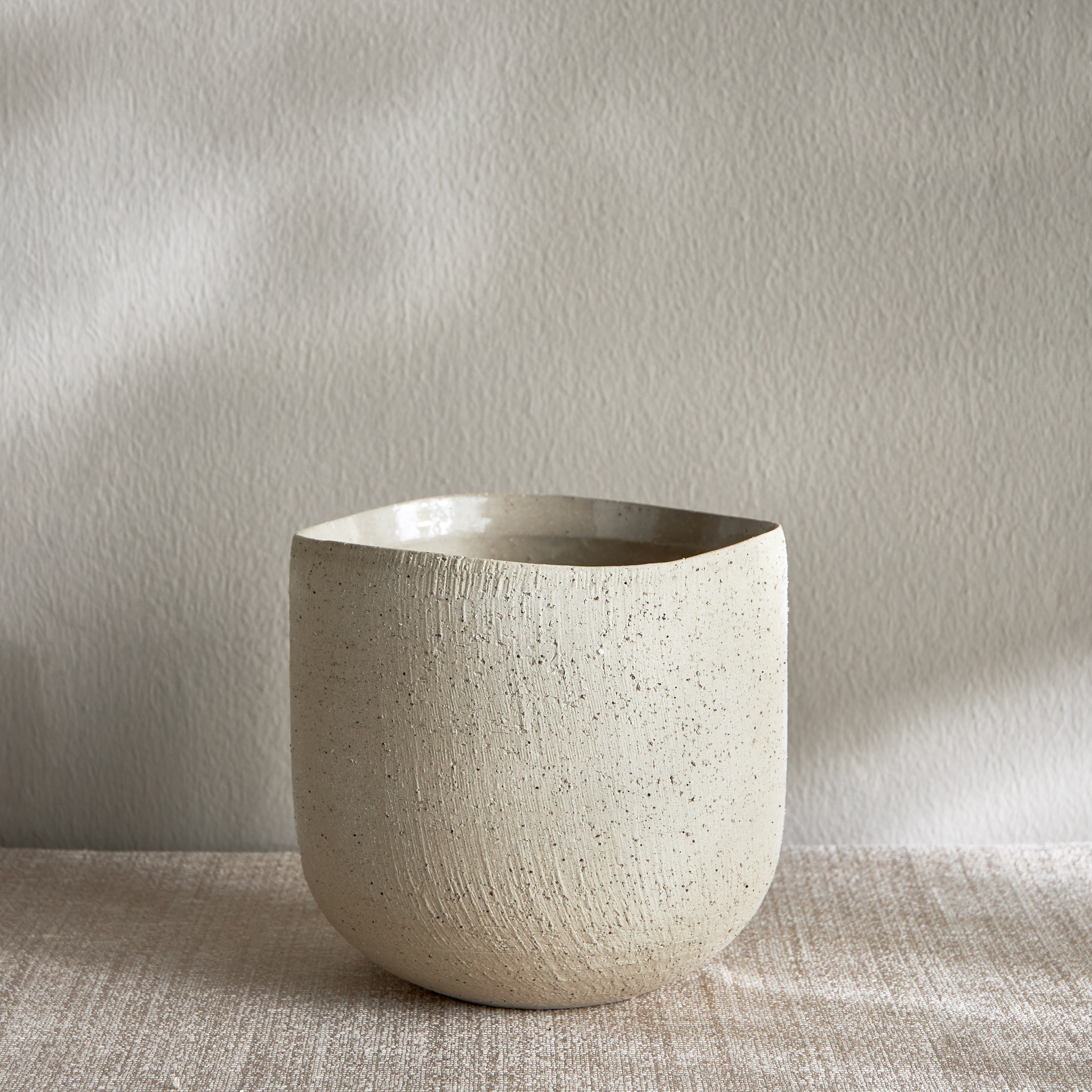 Lily Ceramic Planter - 16 cm-household-gardenandoutdoor-potsandplanters-planters-image-2