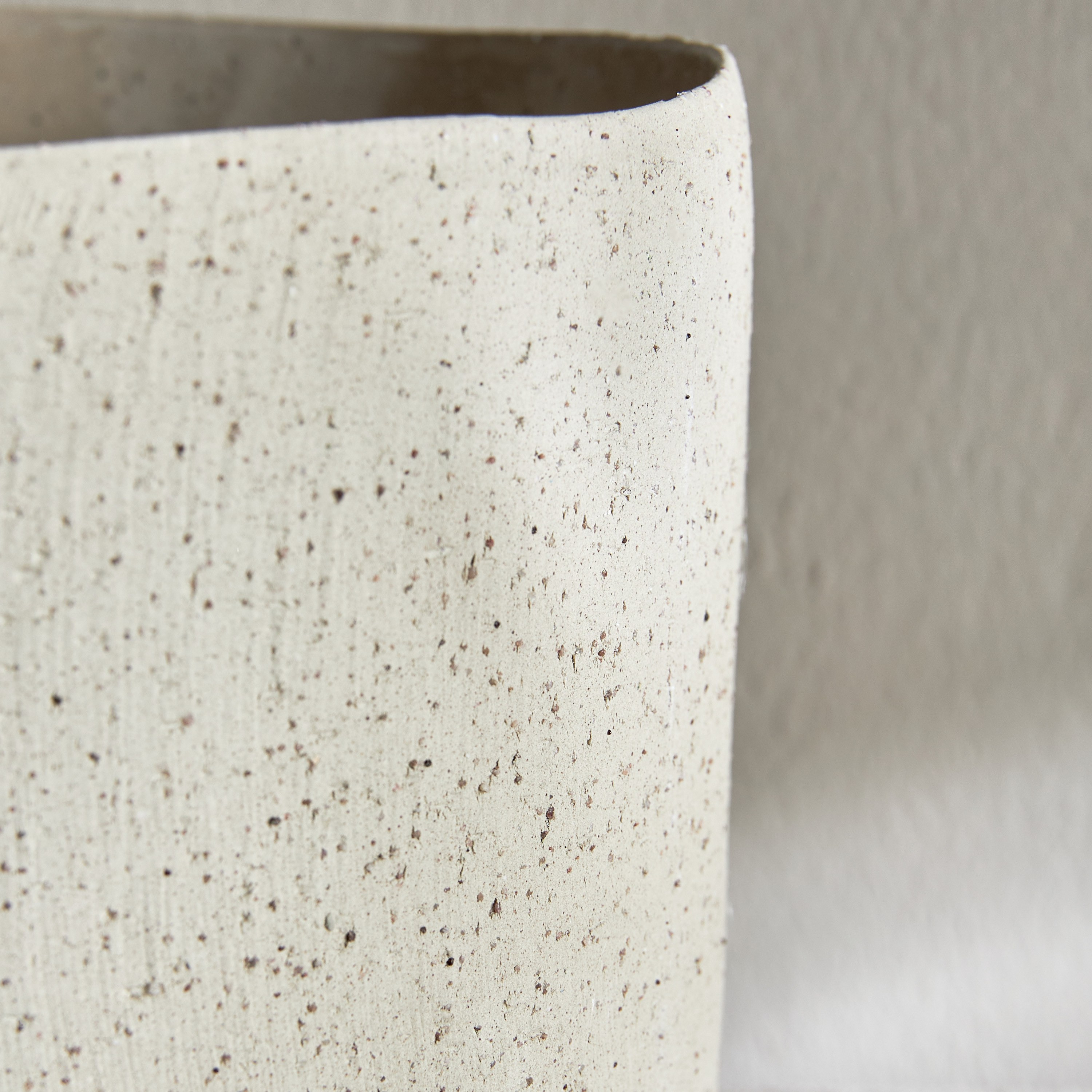 Lily Ceramic Planter - 16 cm-household-gardenandoutdoor-potsandplanters-planters-image-3