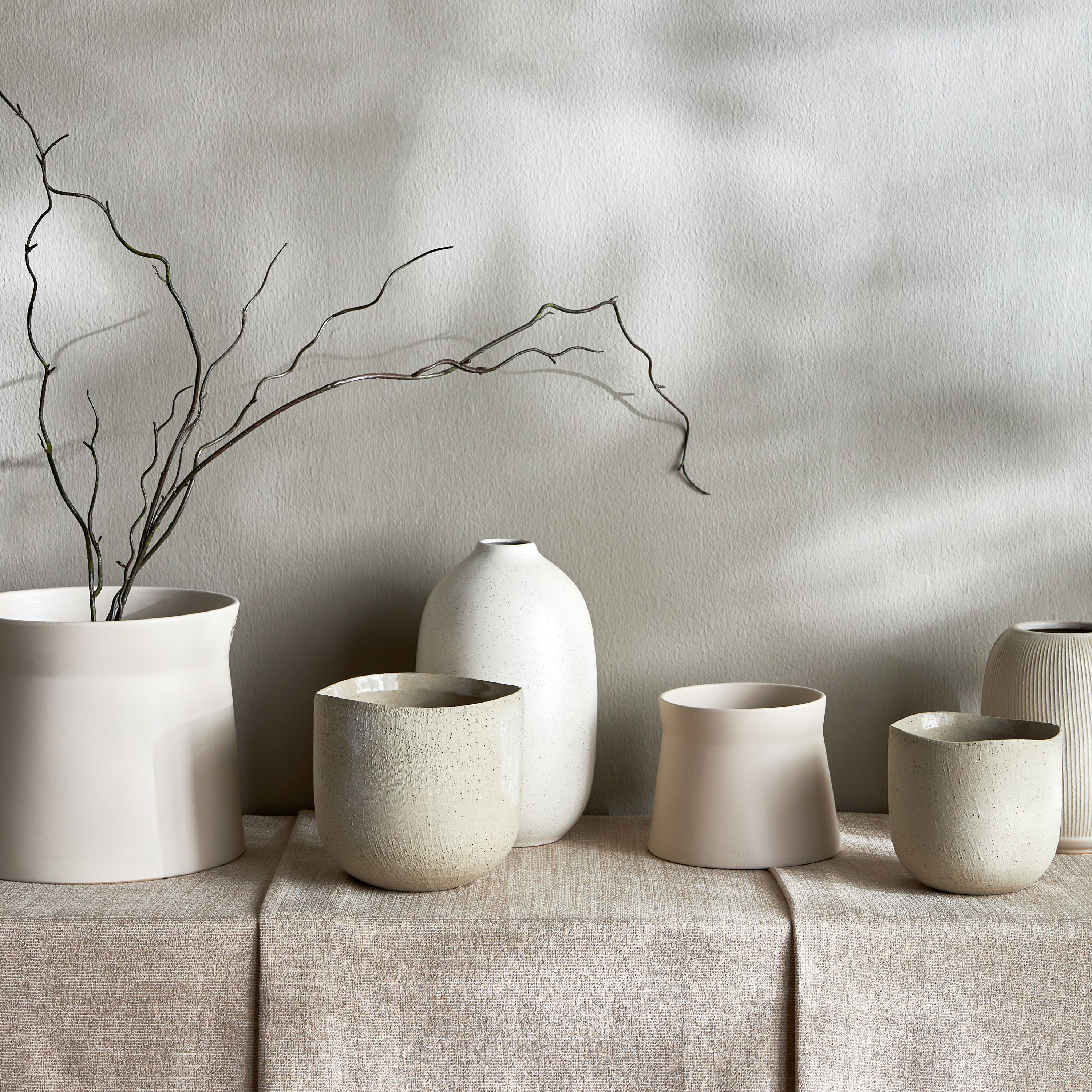 Lily Ceramic Planter - 16 cm-household-gardenandoutdoor-potsandplanters-planters-image-4