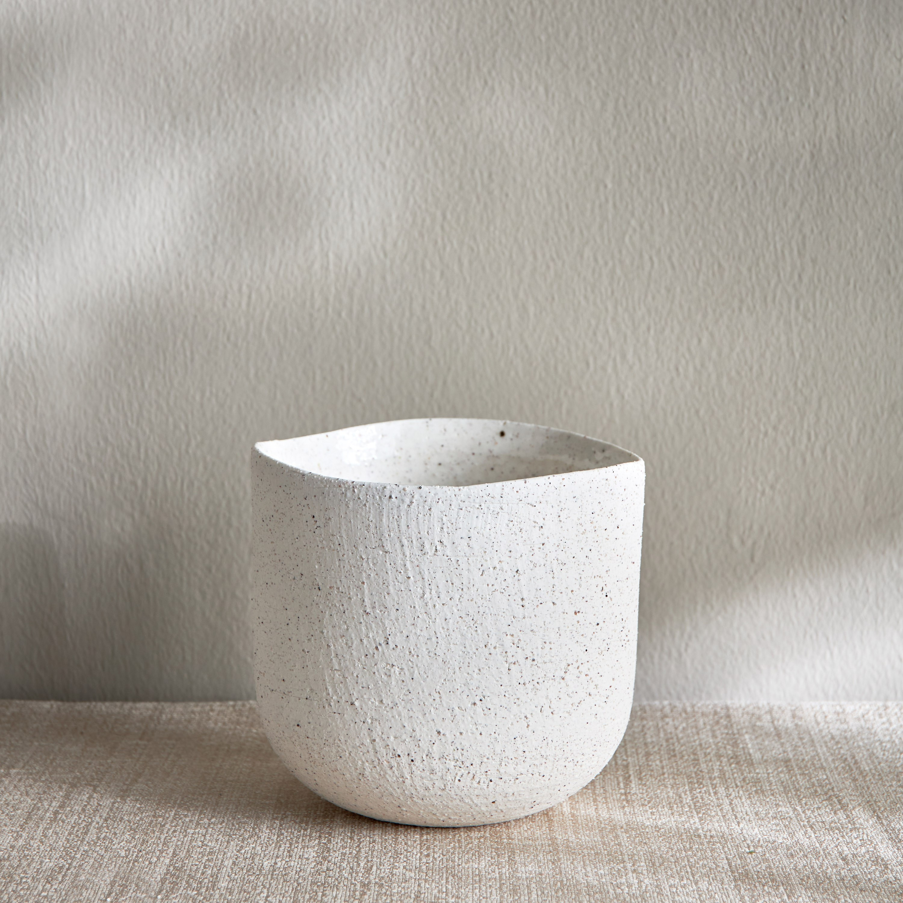 Lily Ceramic Planter - 16 cm-household-gardenandoutdoor-potsandplanters-planters-image-2