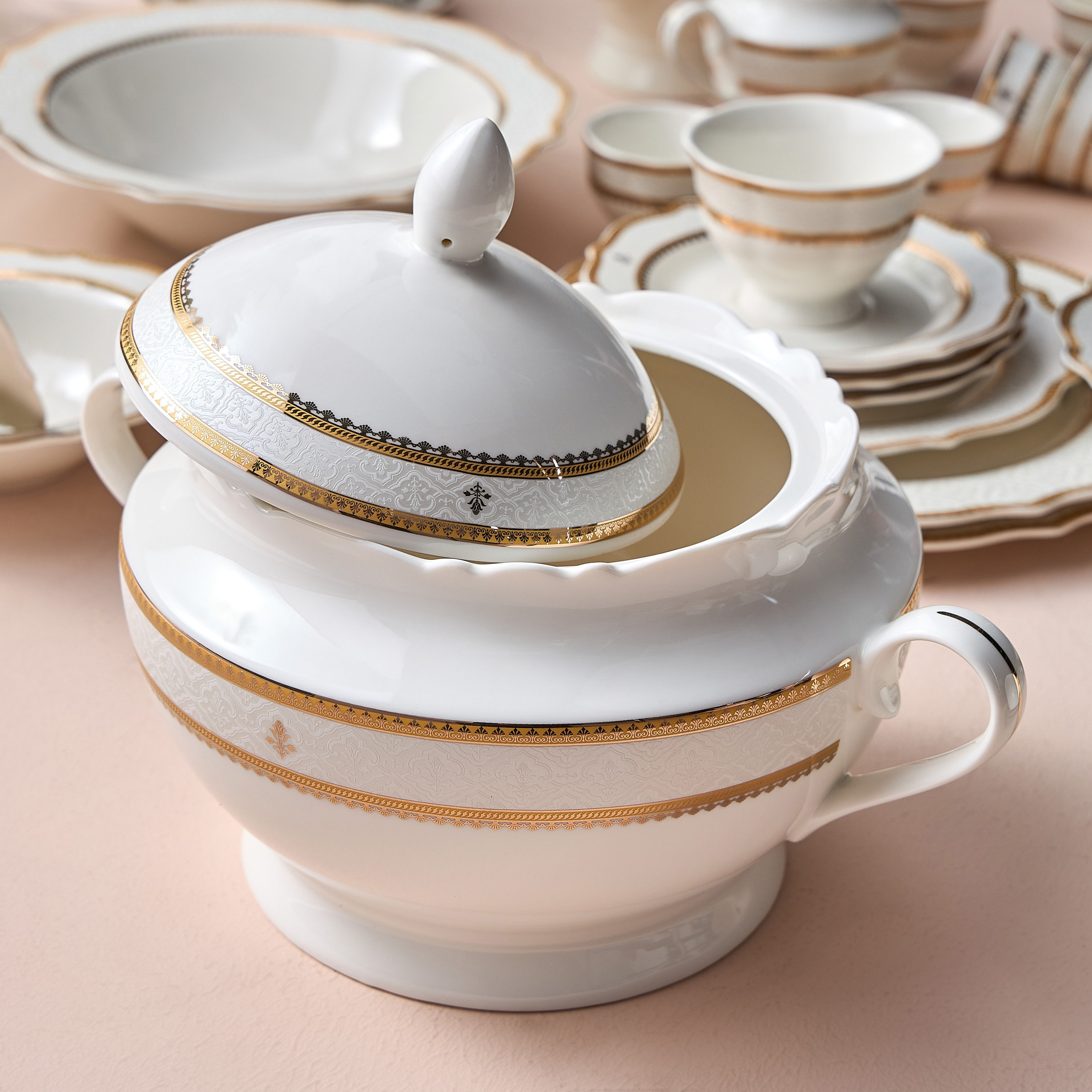 Shop Laila 105-Piece New Bone China Dinner Set | Homecentre Oman
