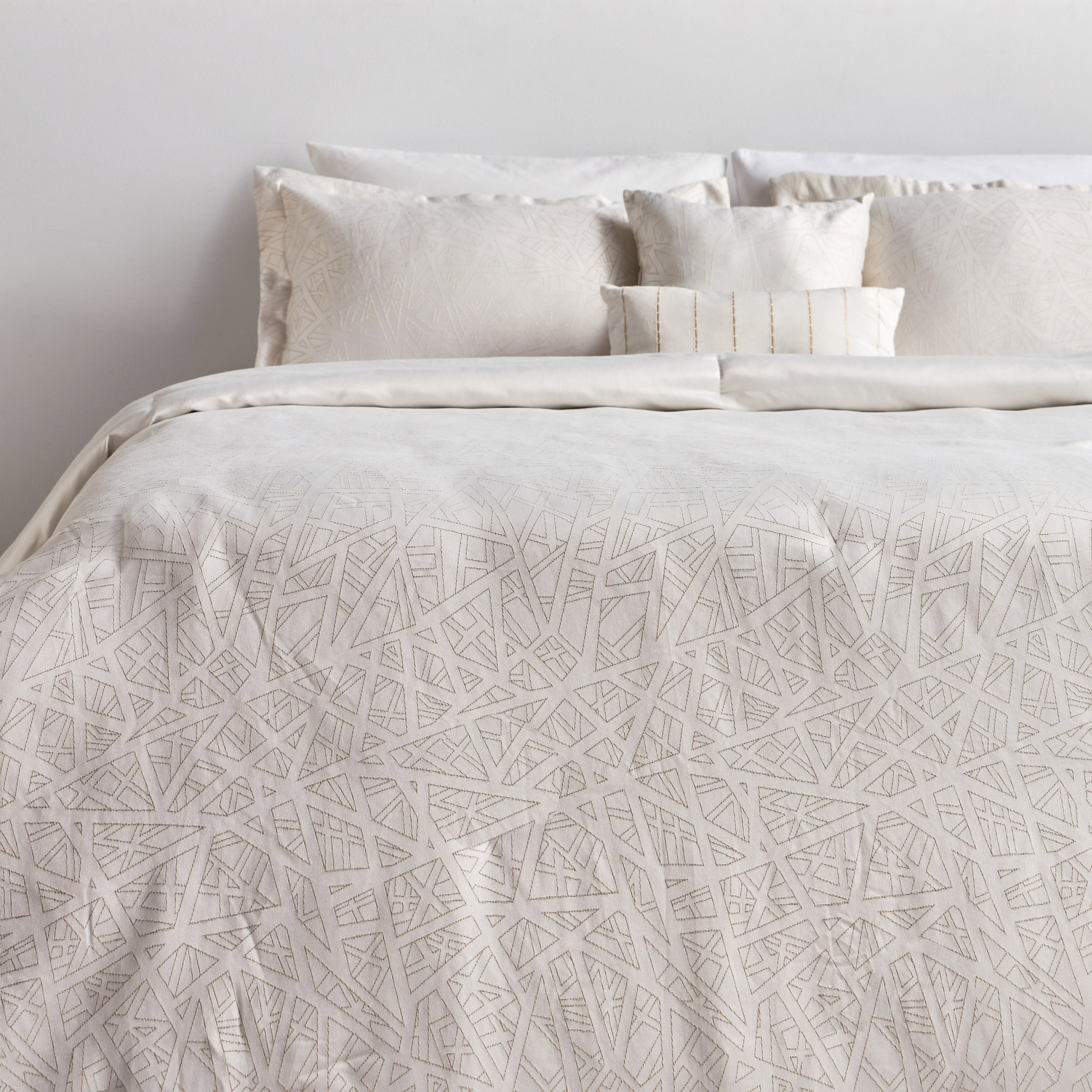 Yukon Jacquard 5-Piece Super King Comforter Set - 240x260 cm-household-bedding-comfortersandbedspreads-comforters-image-2