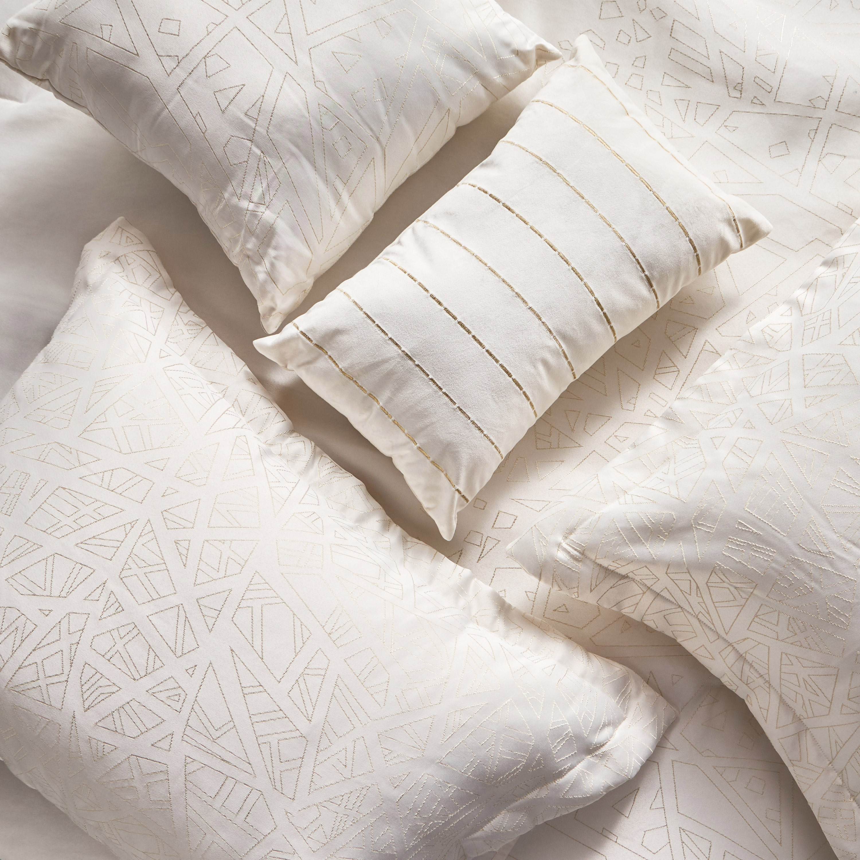 Yukon Jacquard 5-Piece Super King Comforter Set - 240x260 cm-household-bedding-comfortersandbedspreads-comforters-image-4
