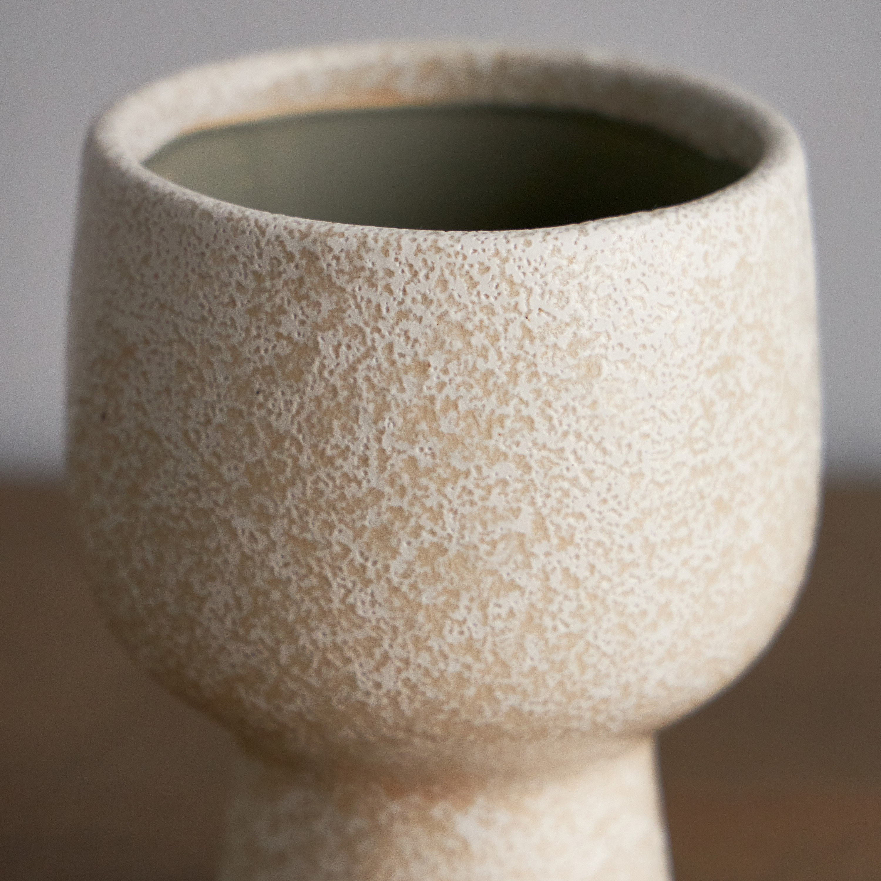 Nord Footed Planter - 14 cm-household-gardenandoutdoor-potsandplanters-planters-image-2