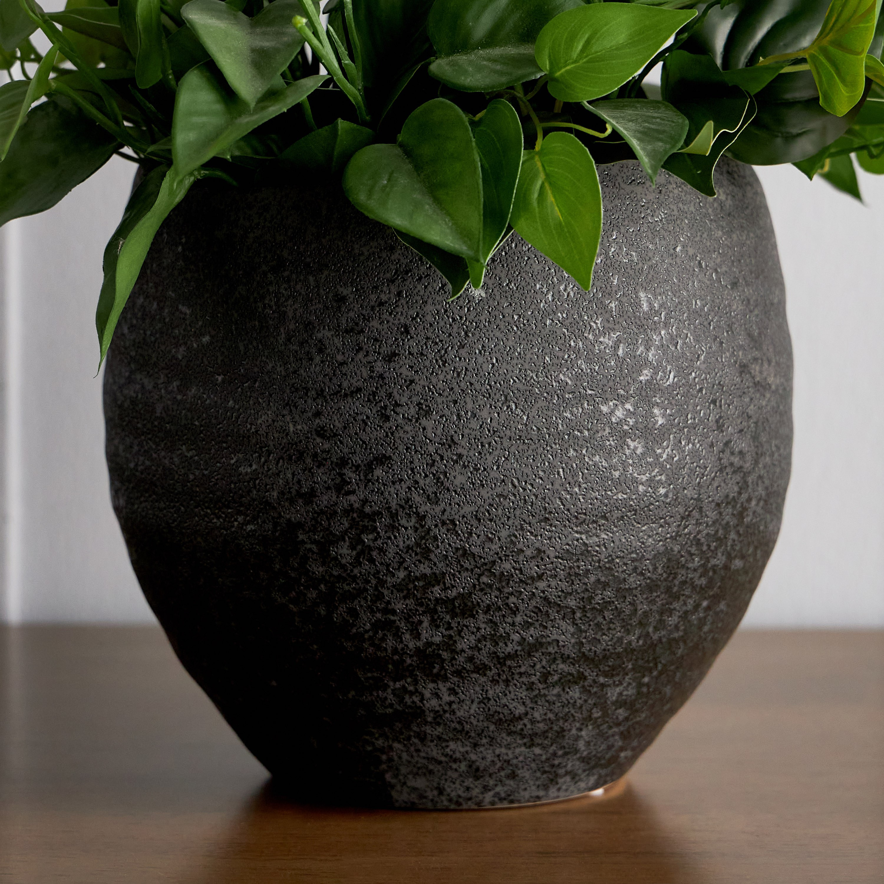 Nord Curve Planter - 14 cm-household-gardenandoutdoor-potsandplanters-planters-image-1