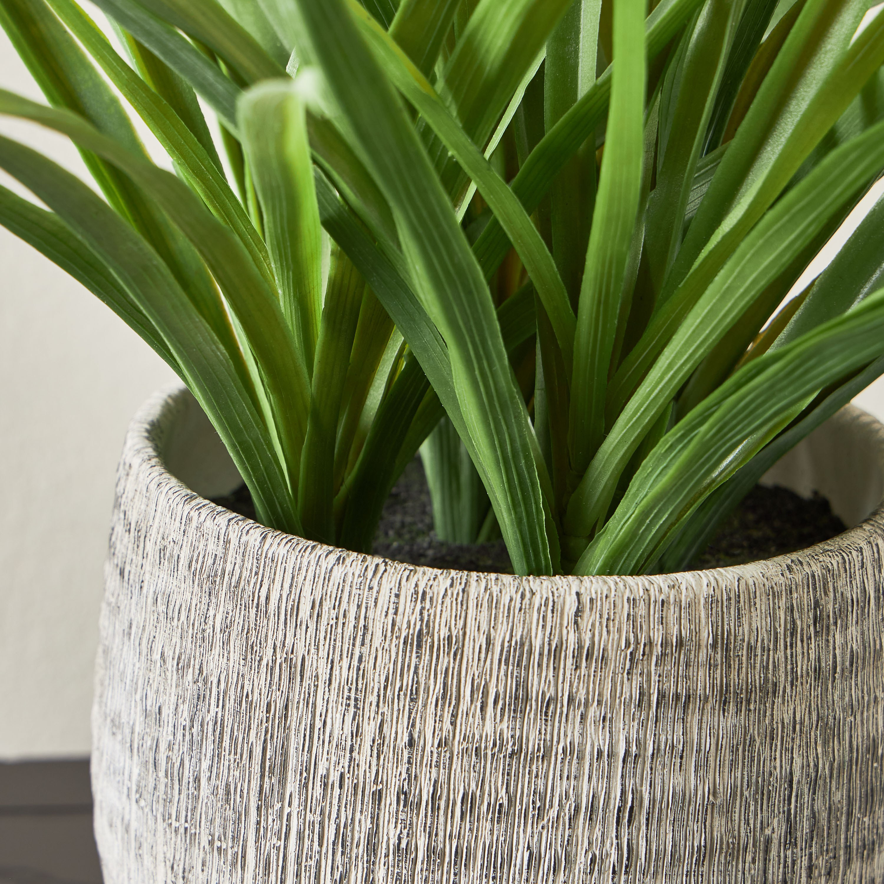 Parka Pandan Palm Pot - 53 cm-household-gardenandoutdoor-artificialplants-pottedplants-image-2