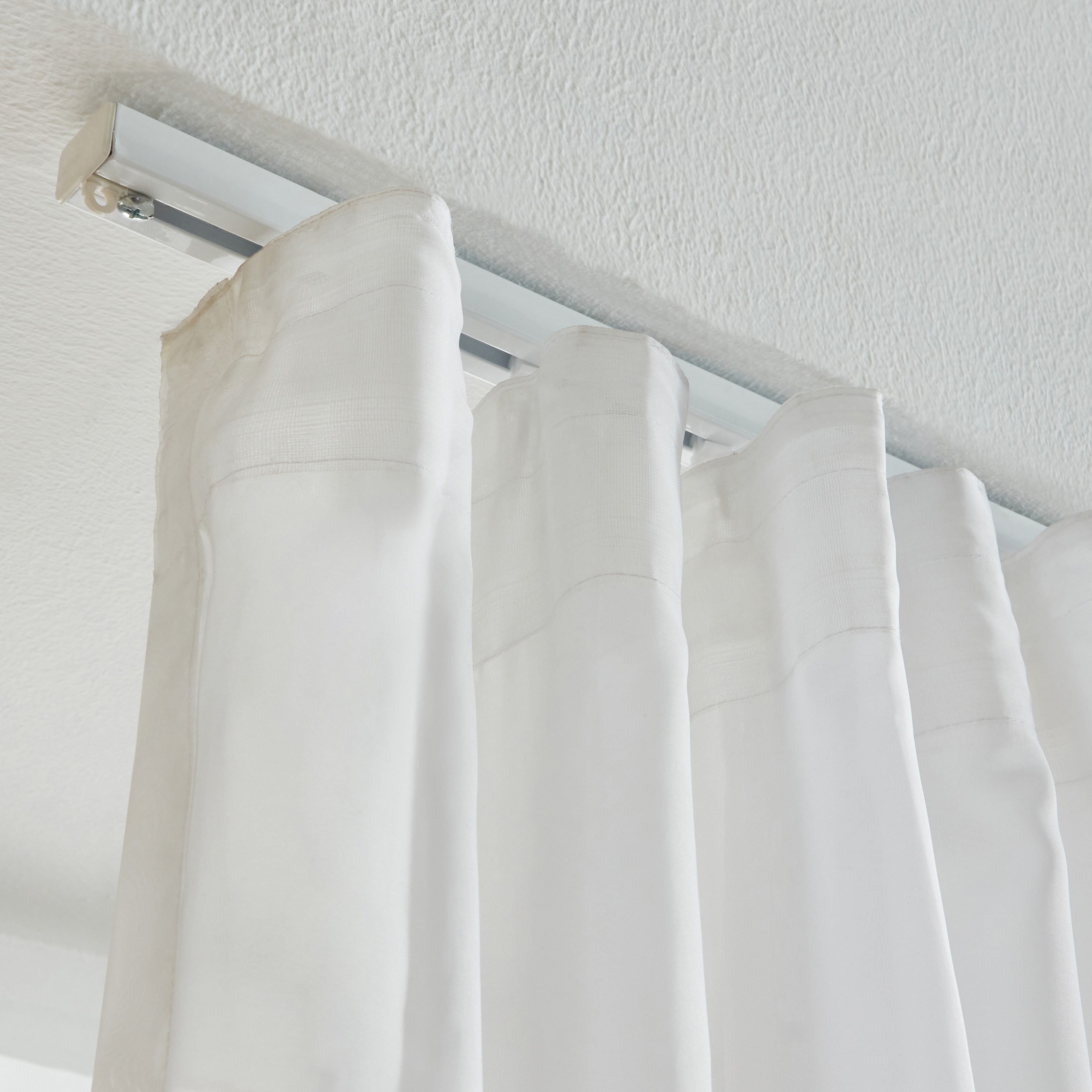 Howtel Flat Curtain Track with Endcap and Ceiling Bracket - 150 cm