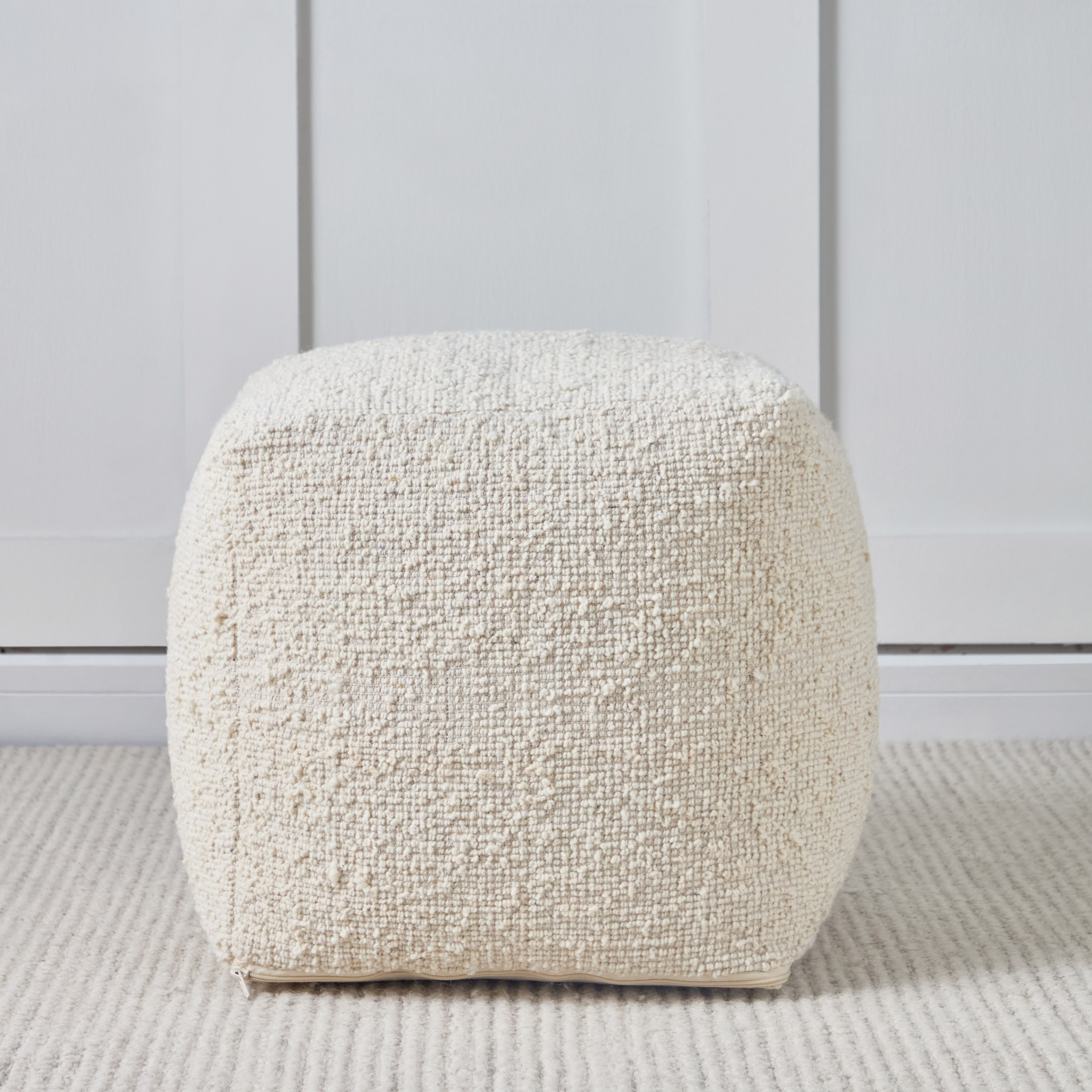 مقعد بوف منسوجة يدوياً من الصوف - إسميراي - 40x40 سم-household-cushionsandthrows-poufs-image-1