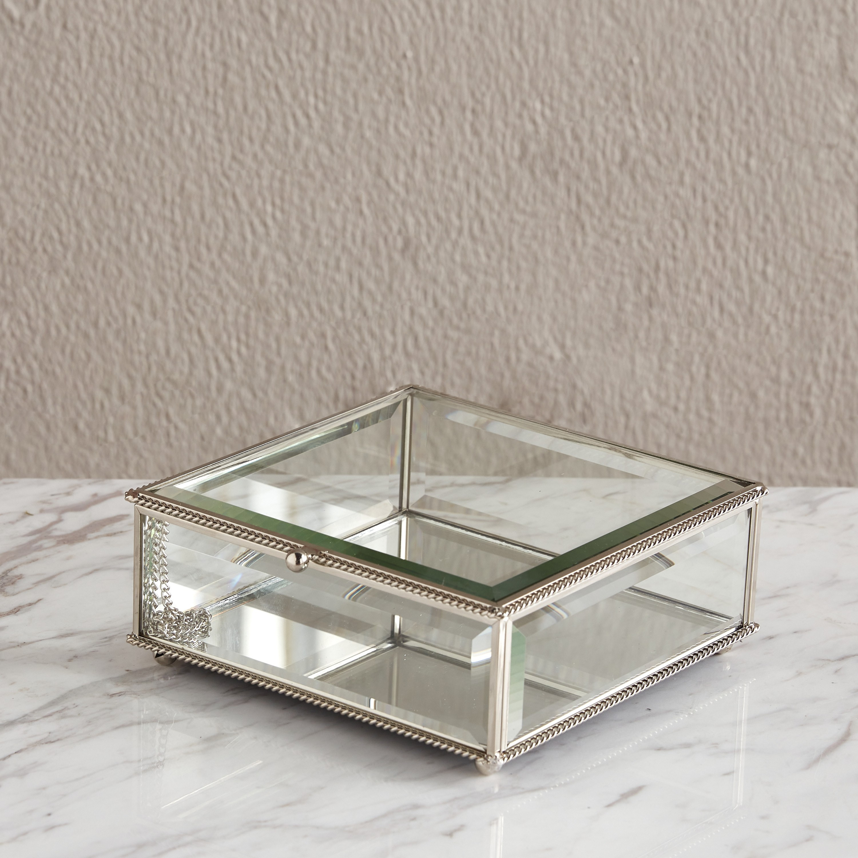 Hannah Vanity Box with Lid-household-storage-cosmeticorganizing-makeuporganizersandsets-image-2