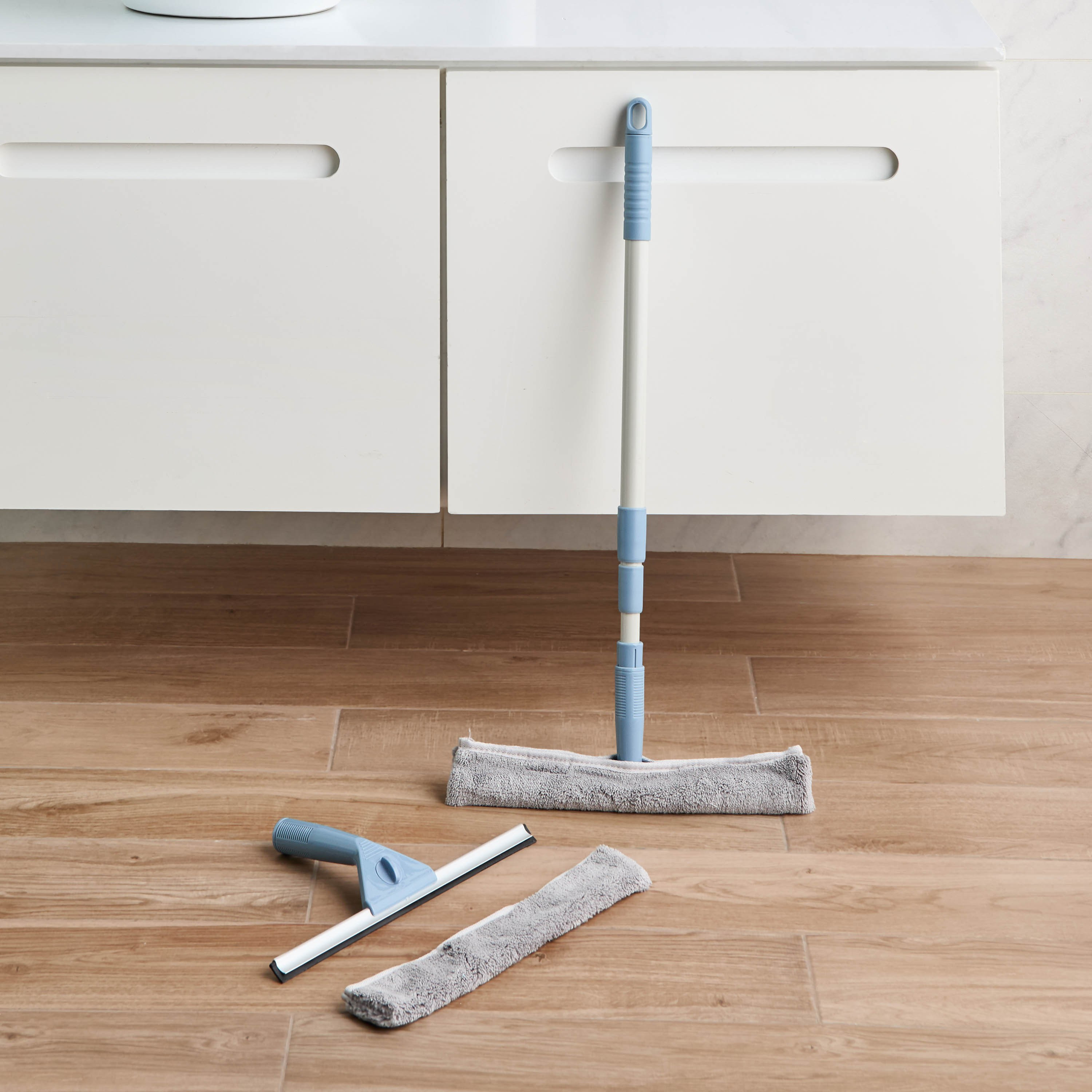 Agila 4-Piece Window Cleaning Set-household-bathandlaundry-cleaning-brushesspongesandcloths-image-2