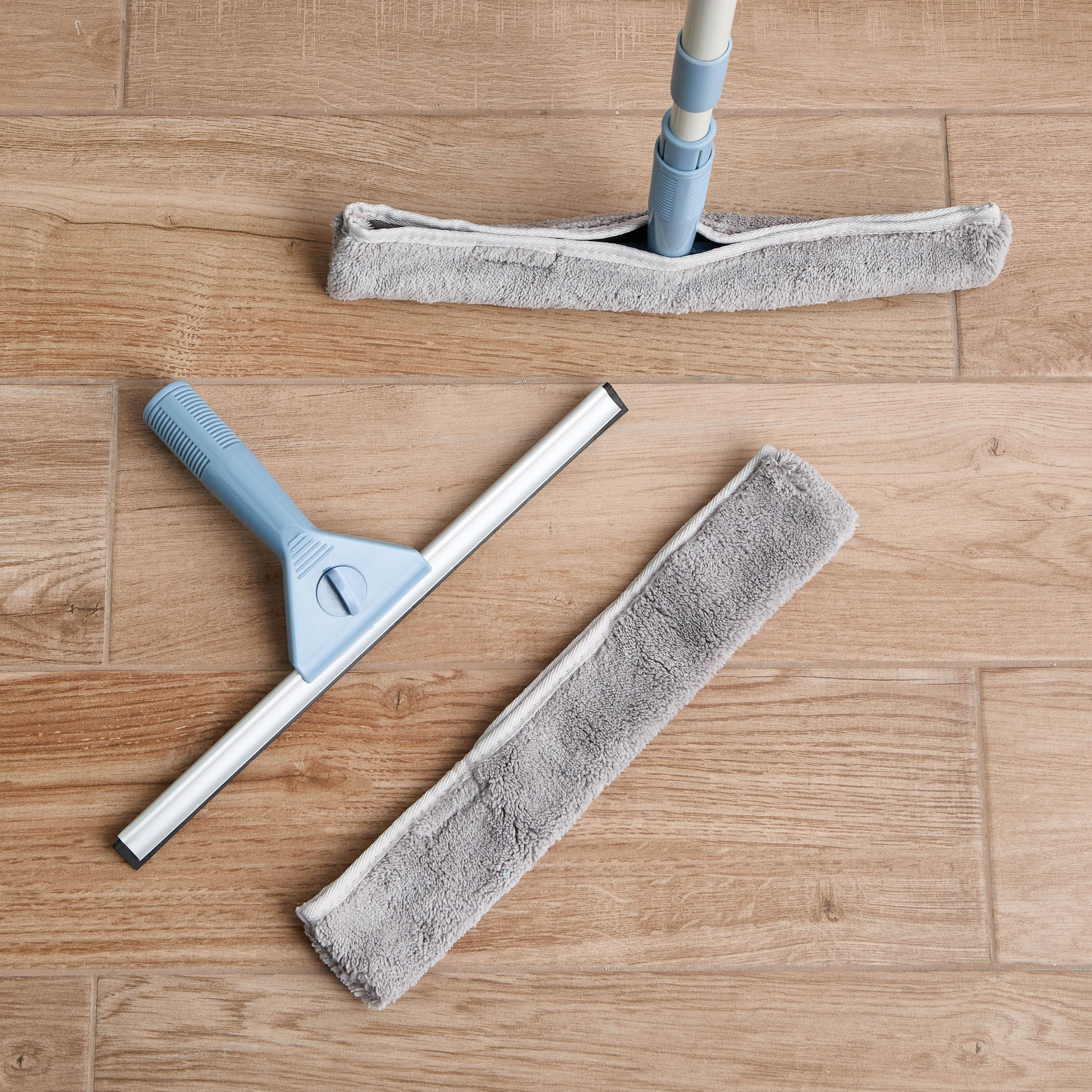 Agila 4-Piece Window Cleaning Set-household-bathandlaundry-cleaning-brushesspongesandcloths-image-3
