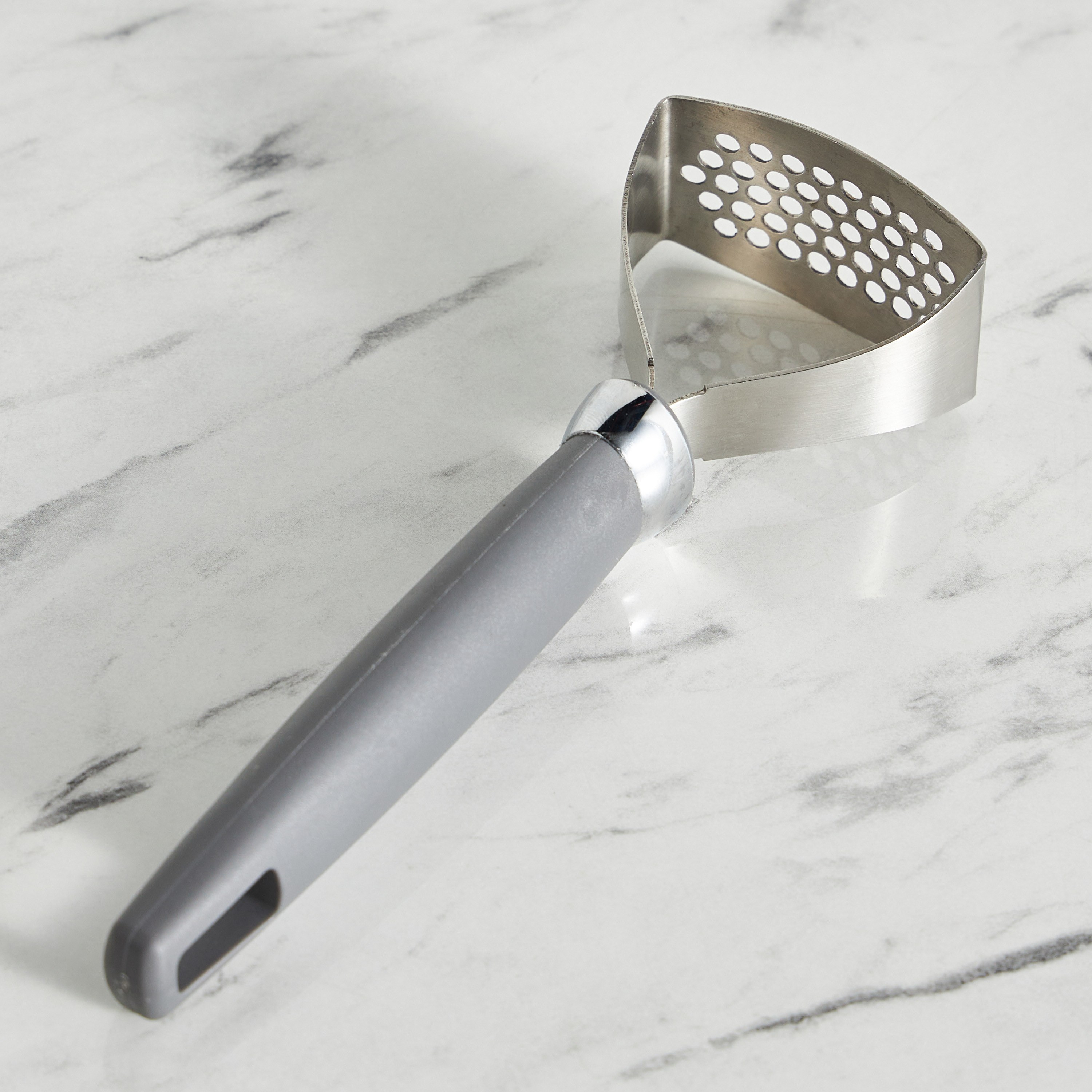 Devon Garlic Presser-household-kitchen-kitchentoolsandutensils-foodpreparationtools-image-1