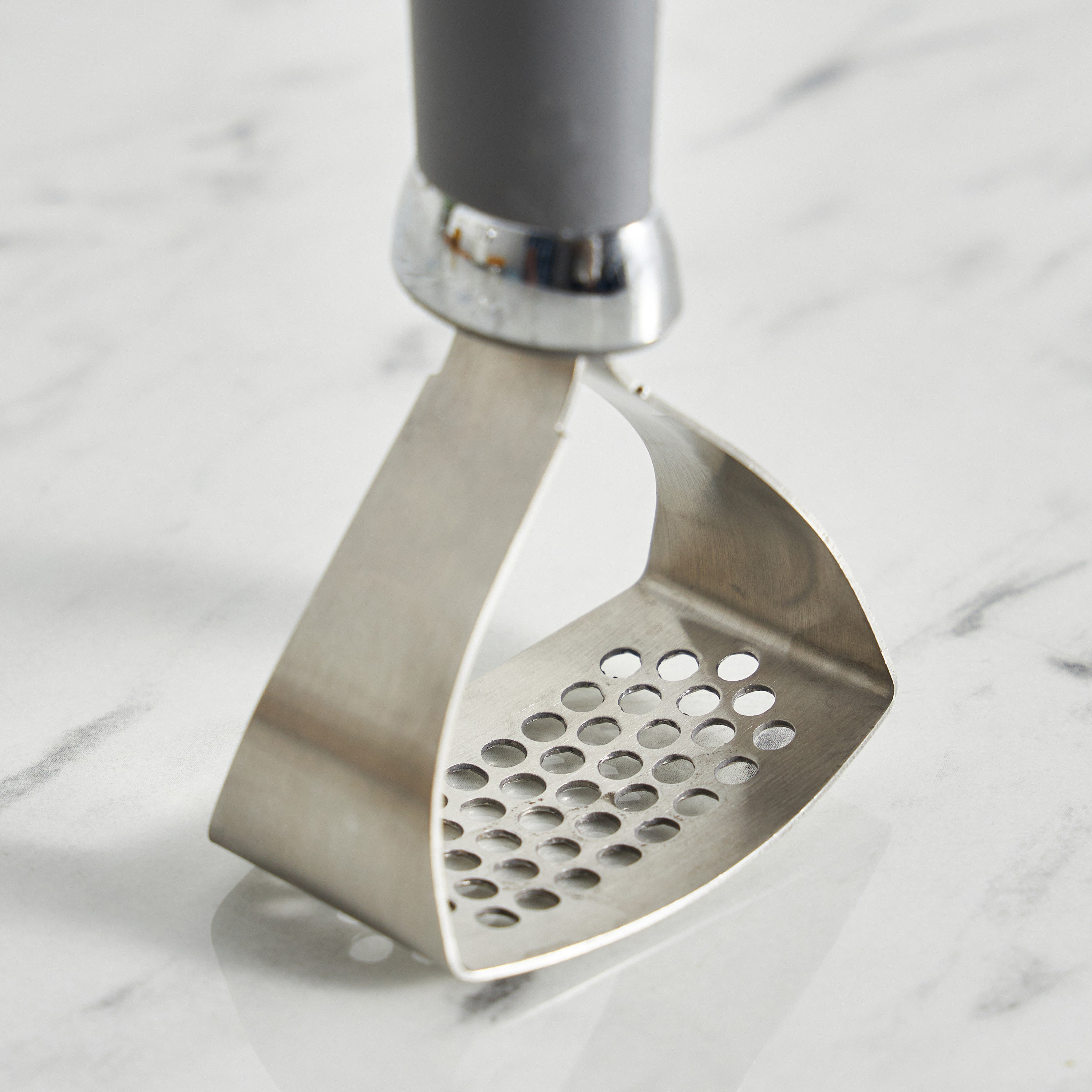 Devon Garlic Presser-household-kitchen-kitchentoolsandutensils-foodpreparationtools-image-2
