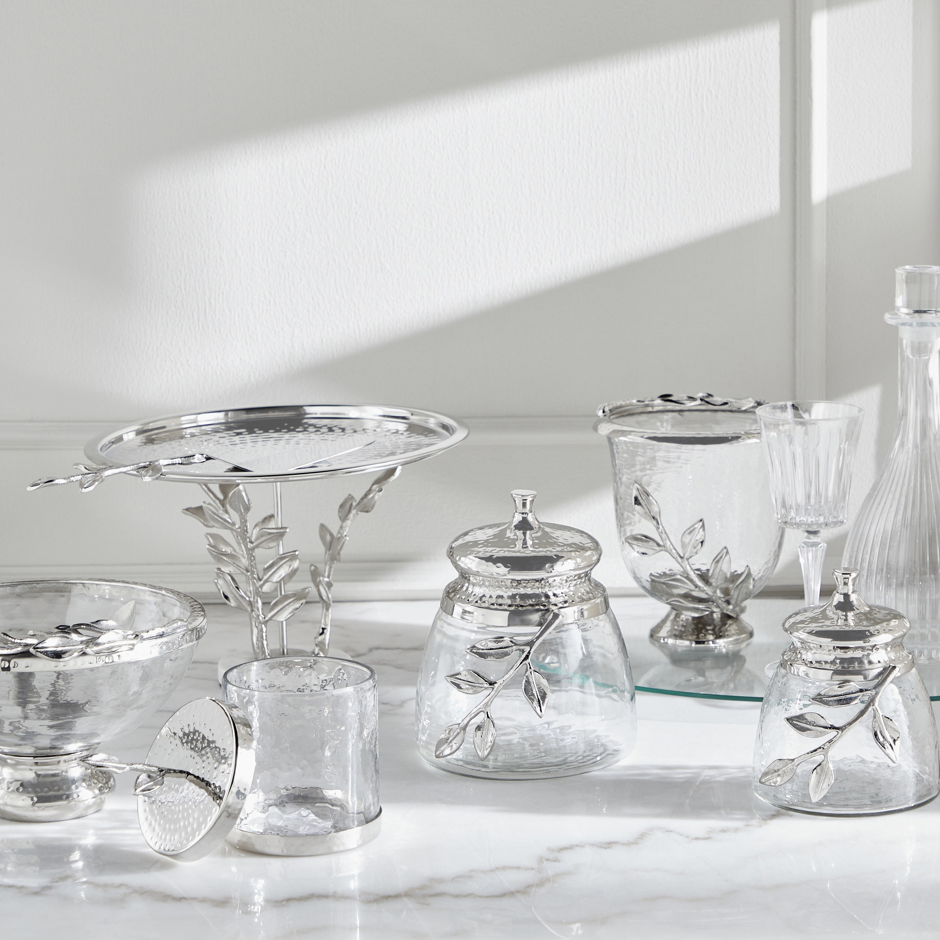 وعاء ديكور زجاج - سيلفر أوك-household-decor-vasesandbowls-image-1