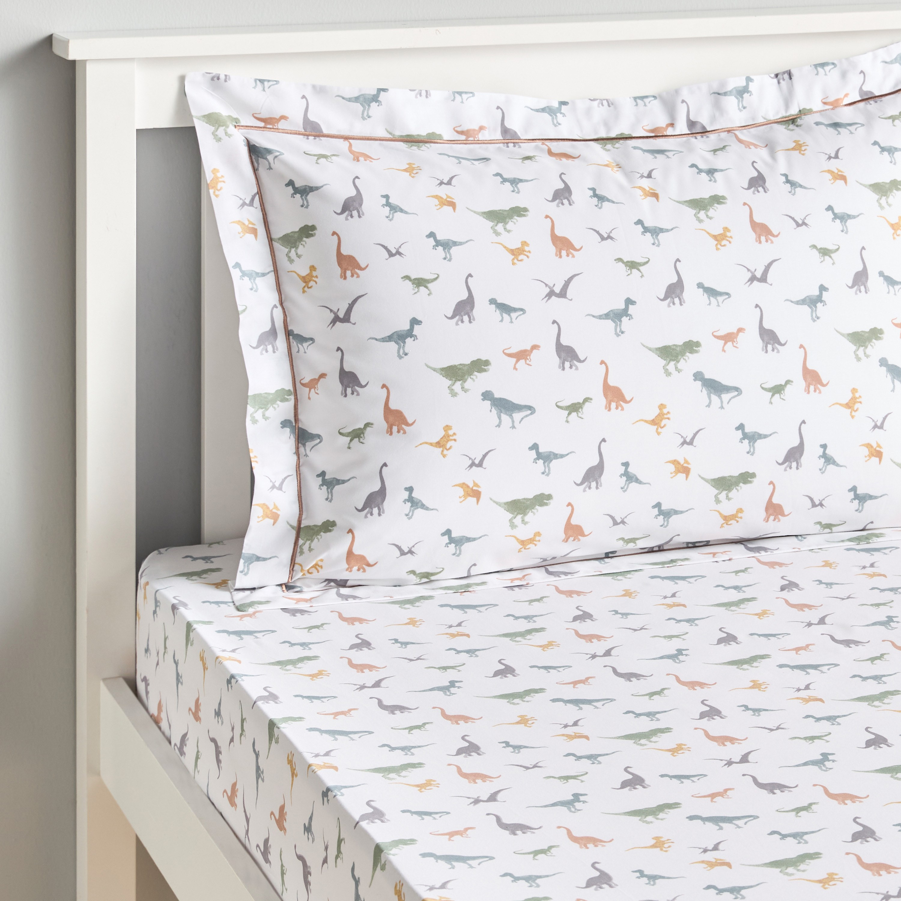 شرشف مطاطي كامل قطن بعدد خيوط 200 وطبعات ديناصورات - دريمز - 120x200 سم-babyandkids-beddingandwindows-bedding-fittedandflatsheets-image-2